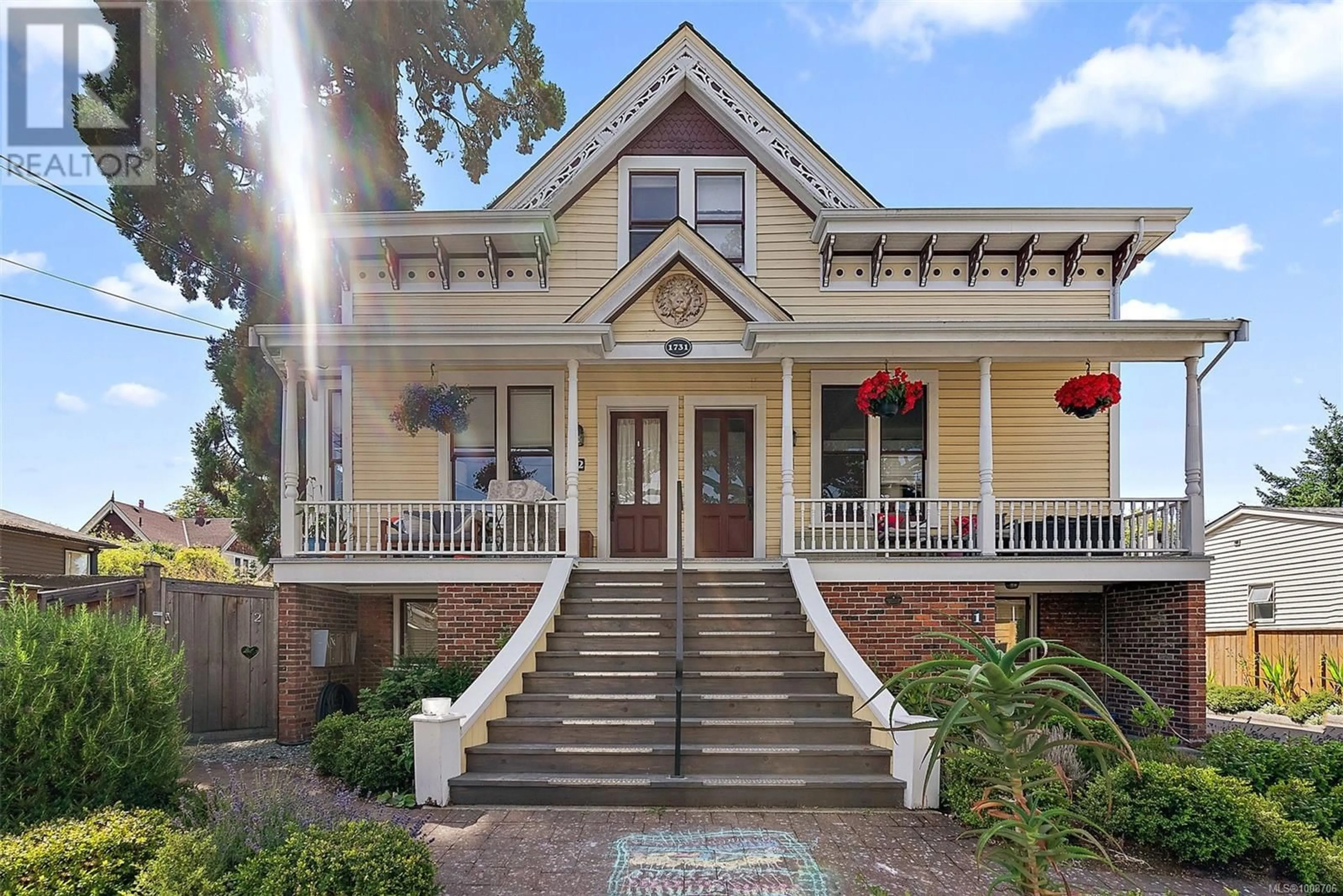 Home with brick exterior material, street for 4 - 1731 ALBERT AVENUE, Victoria British Columbia V8R1Y9