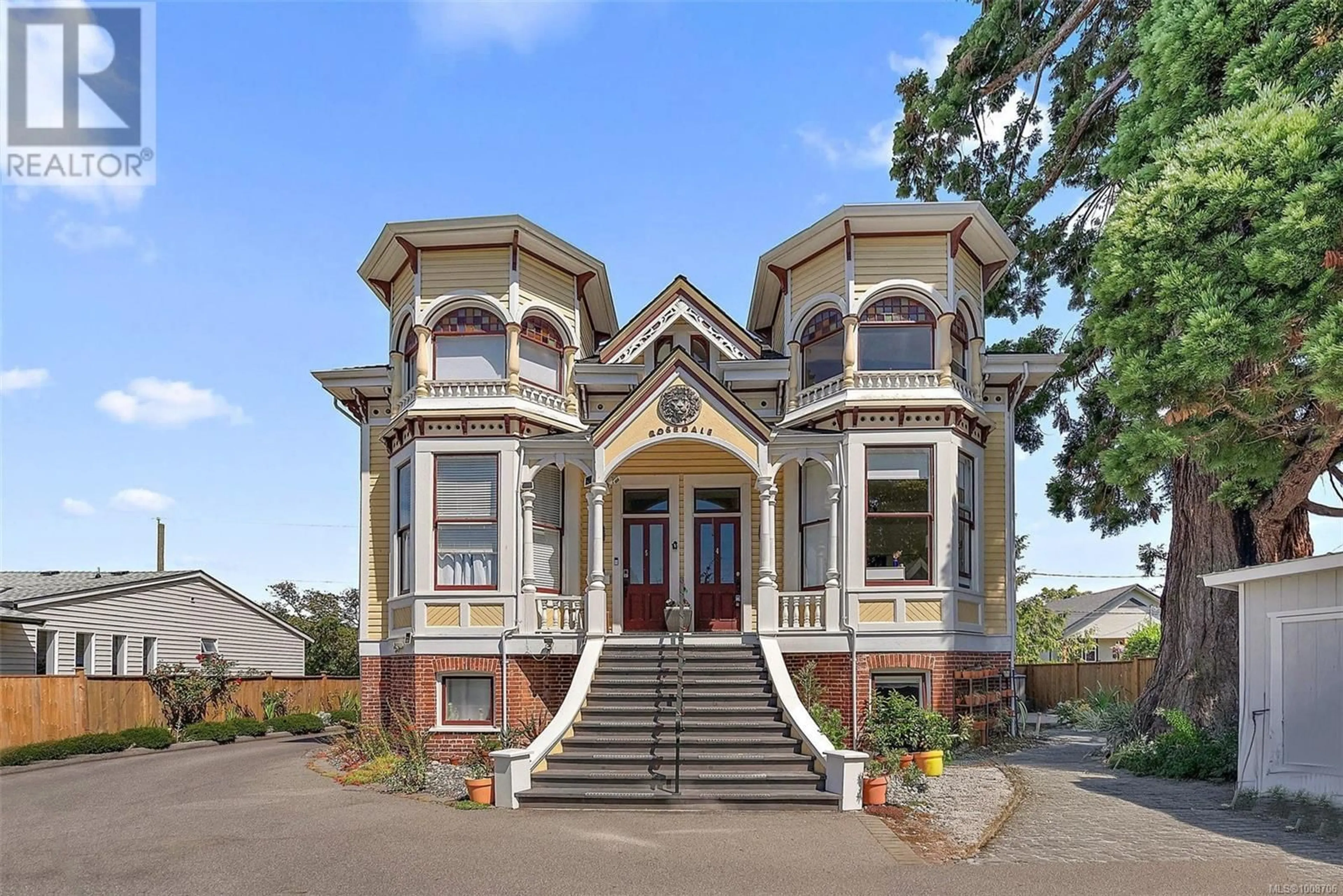 Unknown for 4 - 1731 ALBERT AVENUE, Victoria British Columbia V8R1Y9
