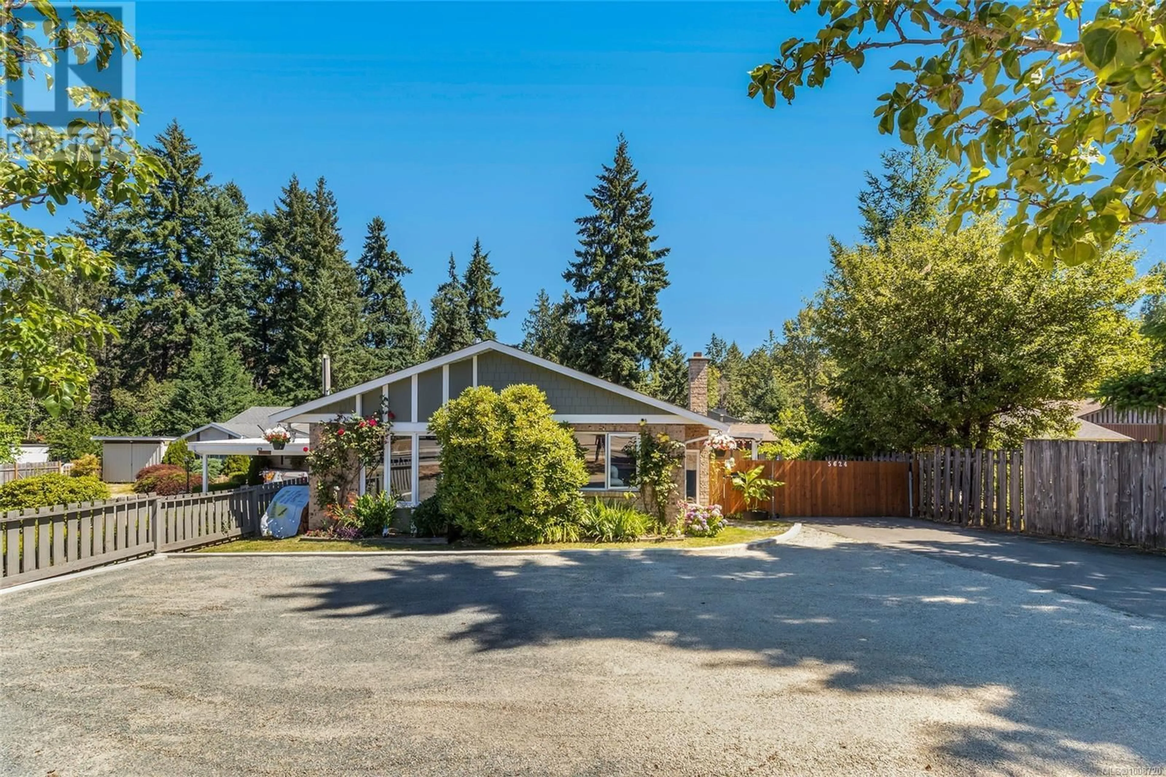 A pic from outside/outdoor area/front of a property/back of a property/a pic from drone, street for 5624 METRAL DRIVE, Nanaimo British Columbia V9T2L3