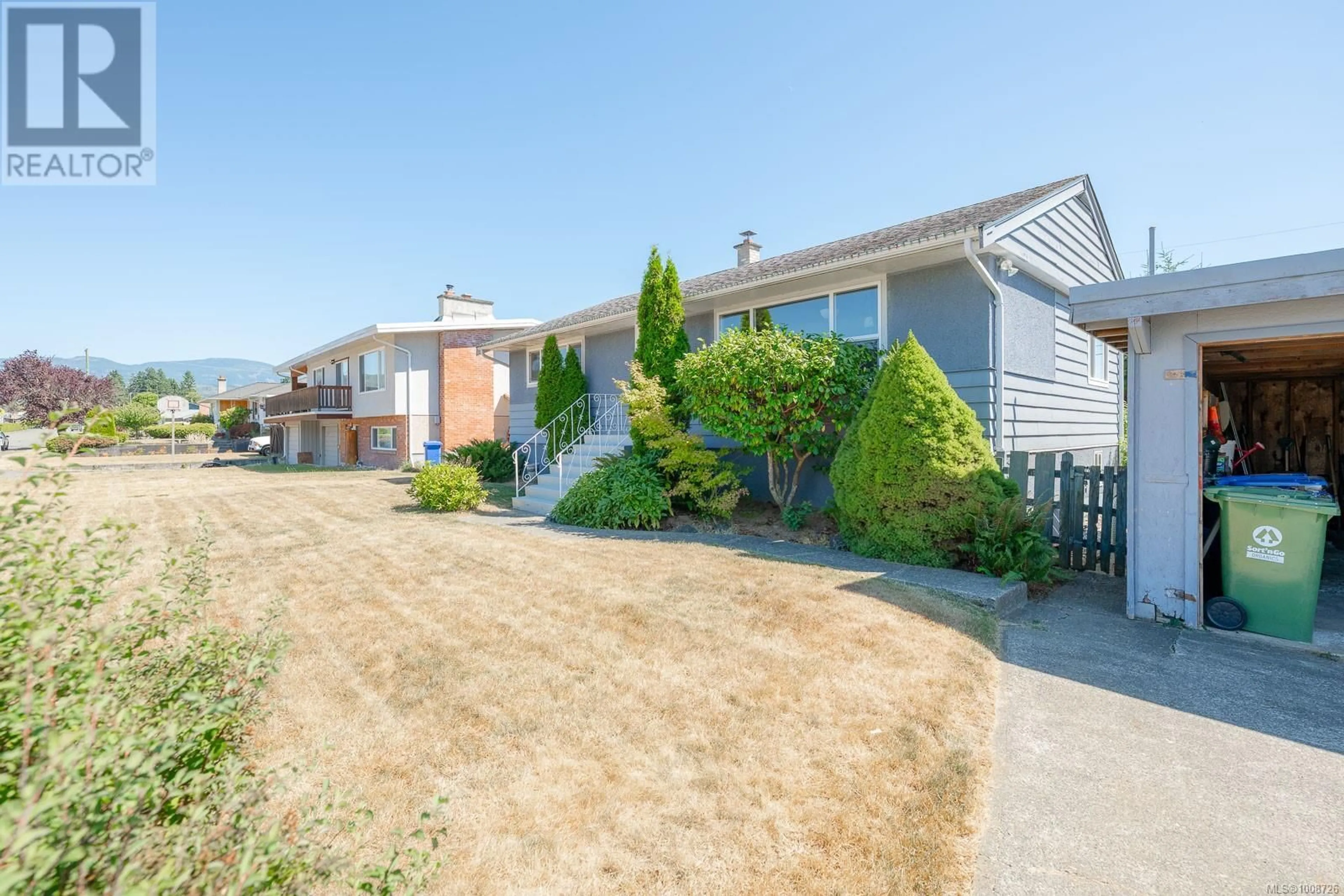 A pic from outside/outdoor area/front of a property/back of a property/a pic from drone, street for 4150 CRAIG ROAD, Port Alberni British Columbia V9Y5Y3