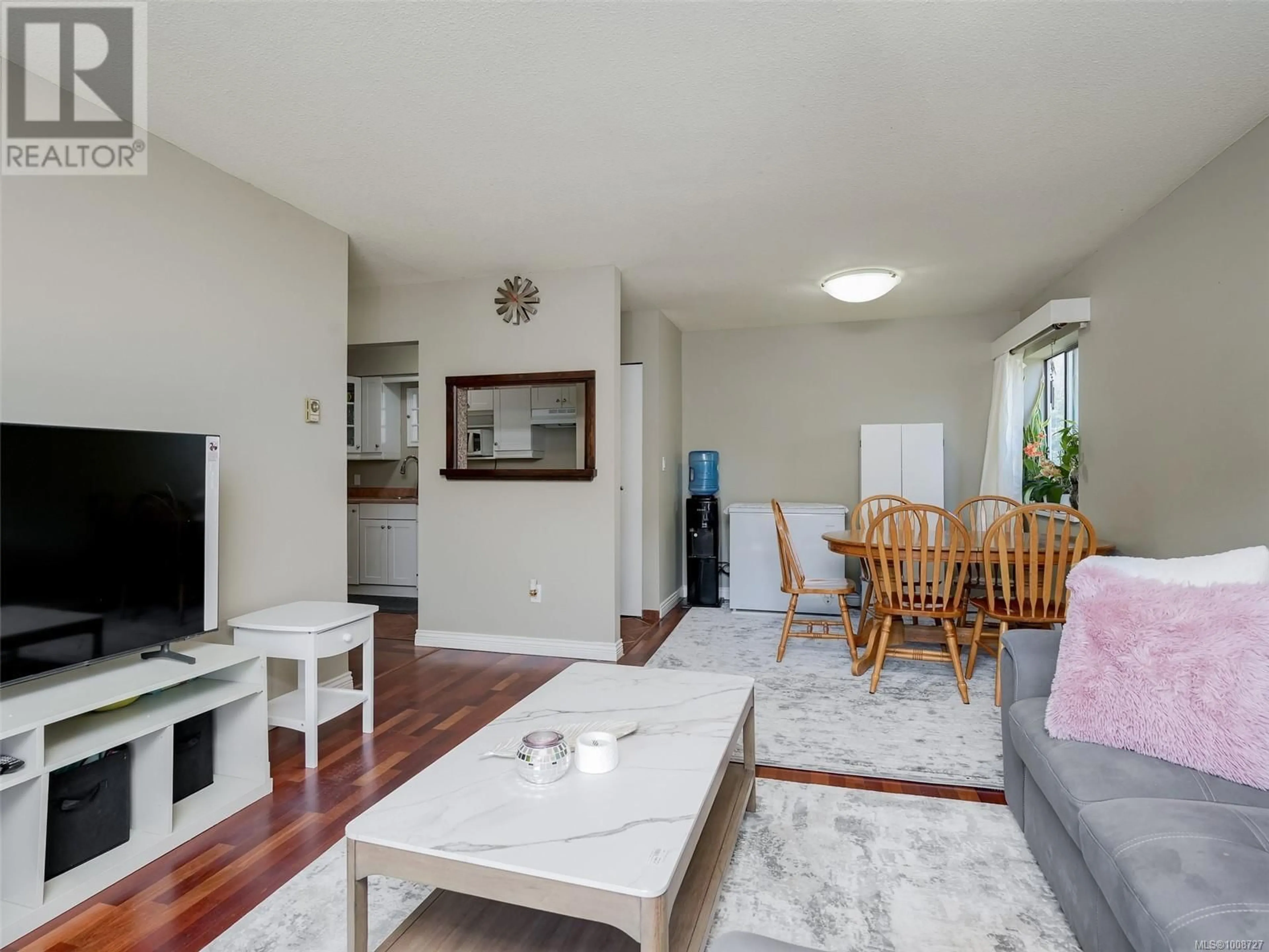 Living room with furniture, unknown for 203 - 2747 QUADRA STREET, Victoria British Columbia V8T4E5