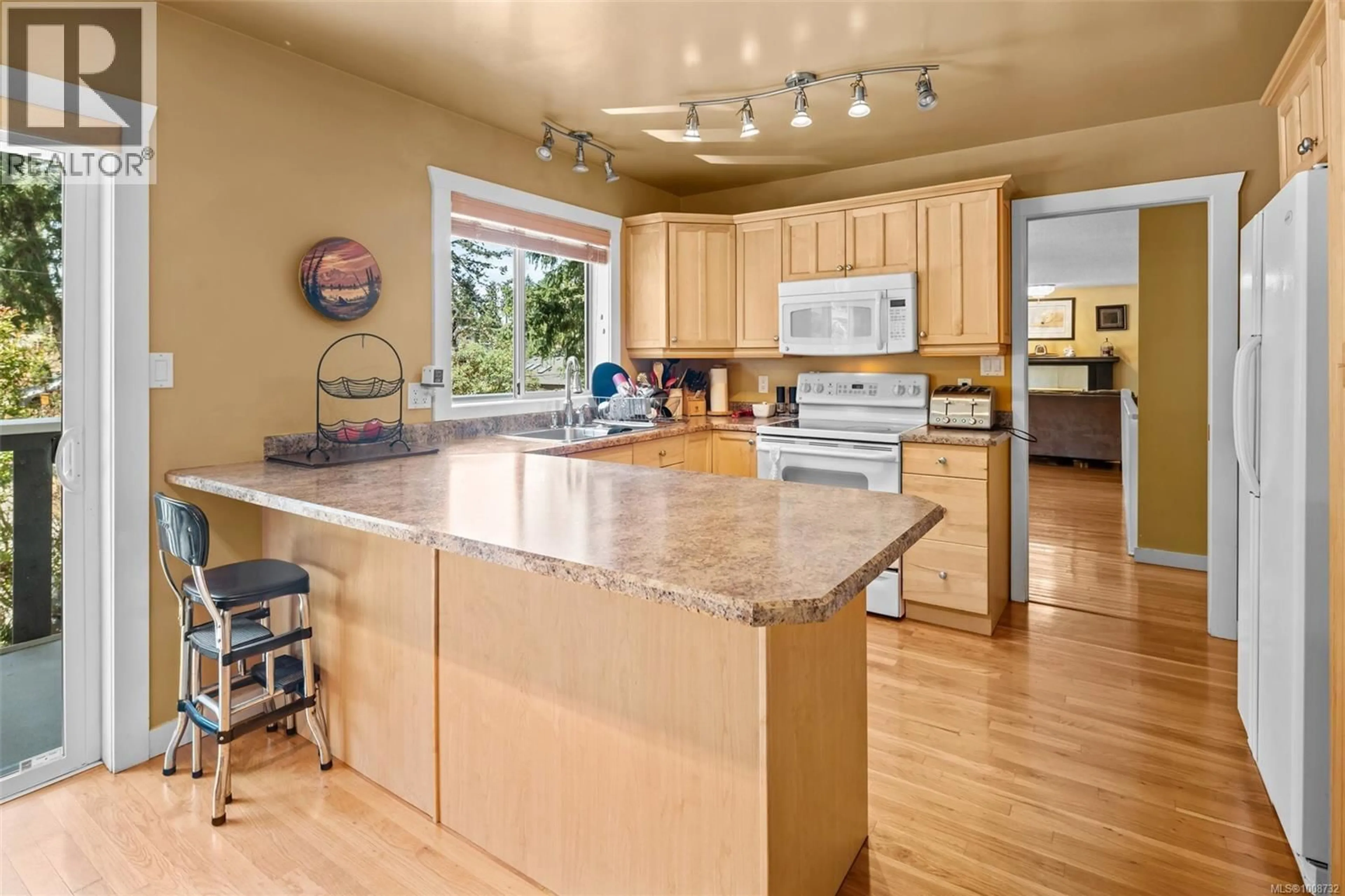 Open concept kitchen, unknown for 105 ROCKCLIFFE PLACE, Langford British Columbia V9B5T4