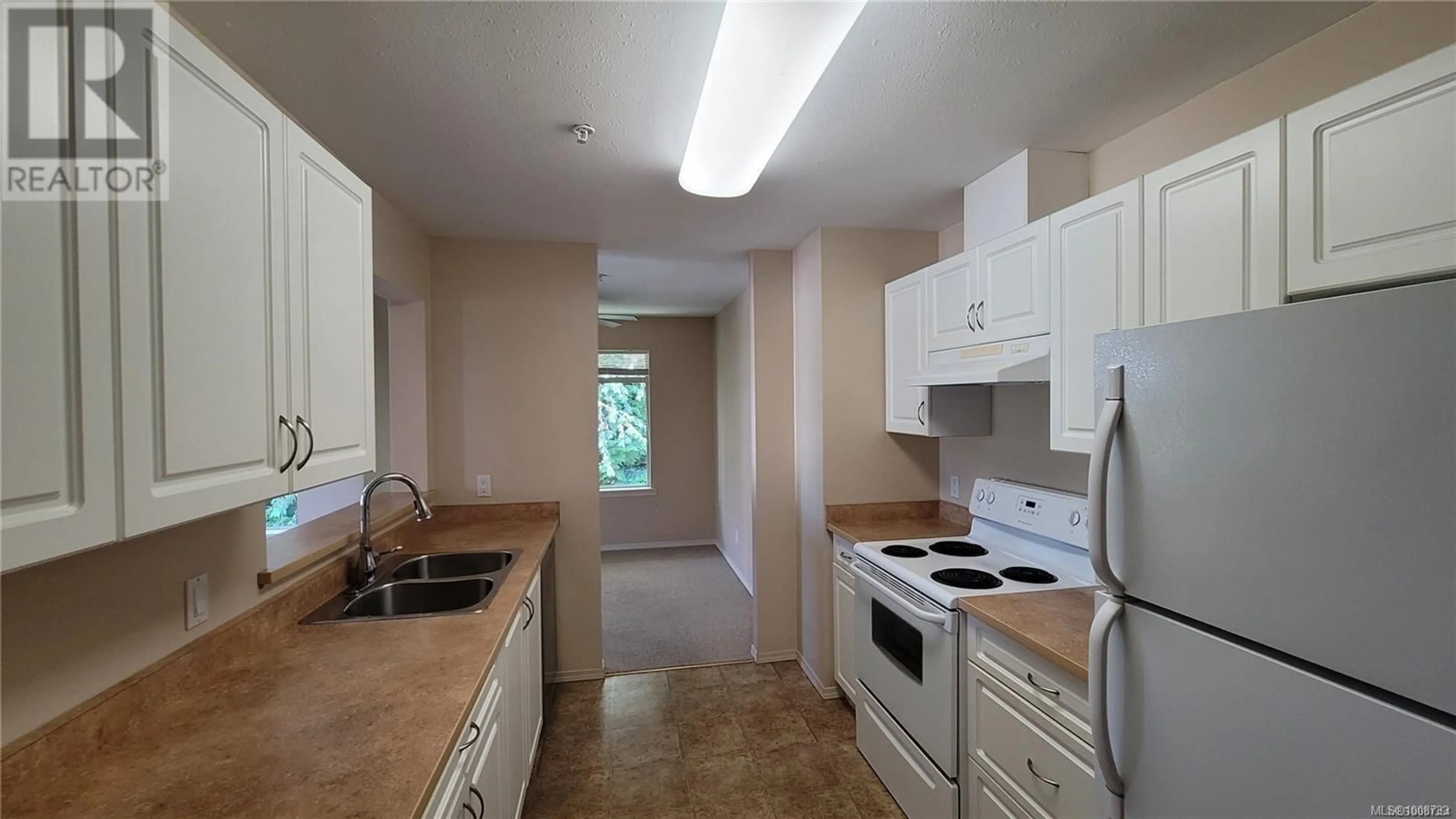 Standard kitchen, unknown for 302 - 2568 DINGWALL STREET, Duncan British Columbia V9L2Y9