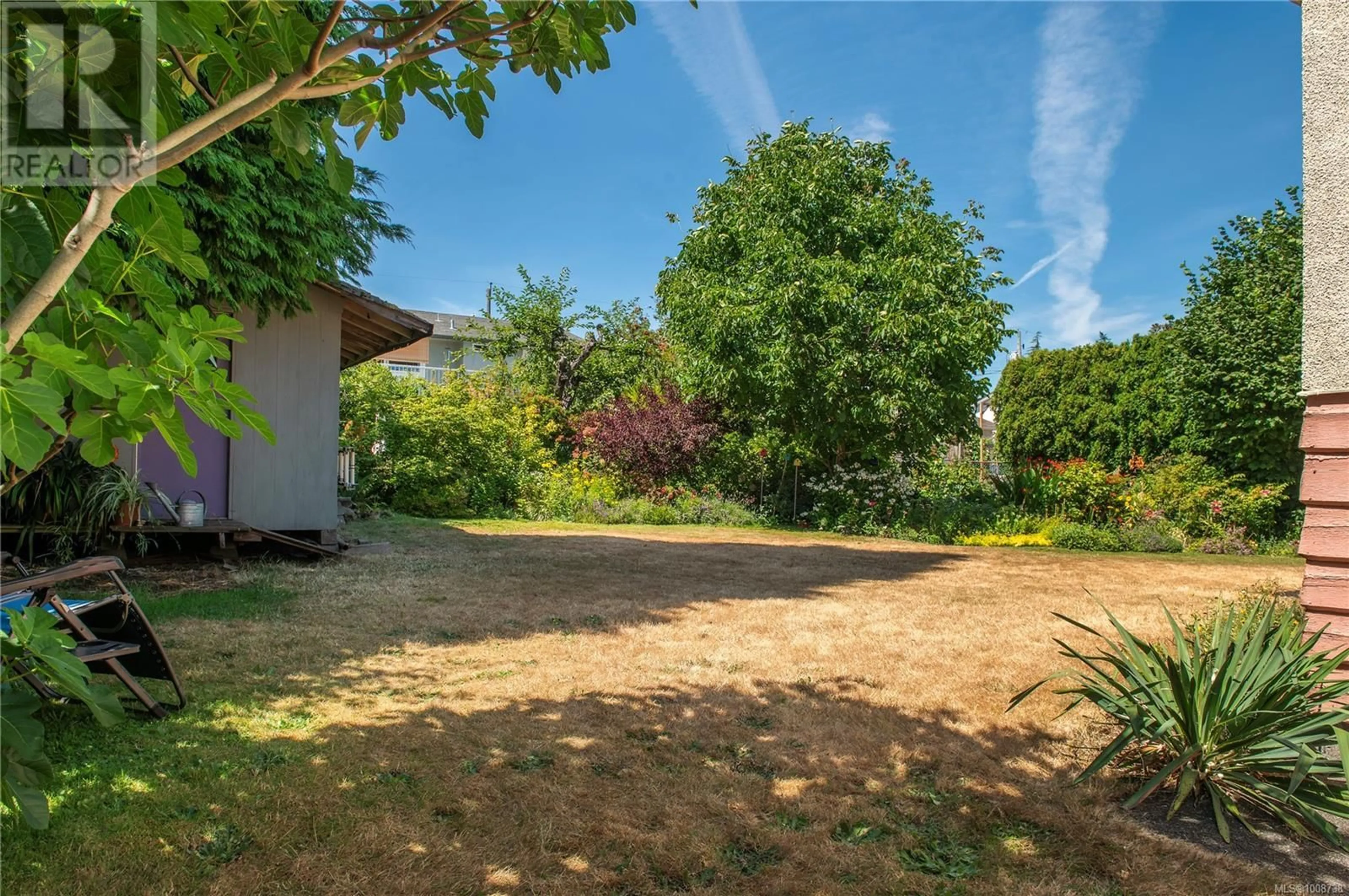 A pic from outside/outdoor area/front of a property/back of a property/a pic from drone, unknown for 22 MCLEAN STREET, Campbell River British Columbia V9W2L9