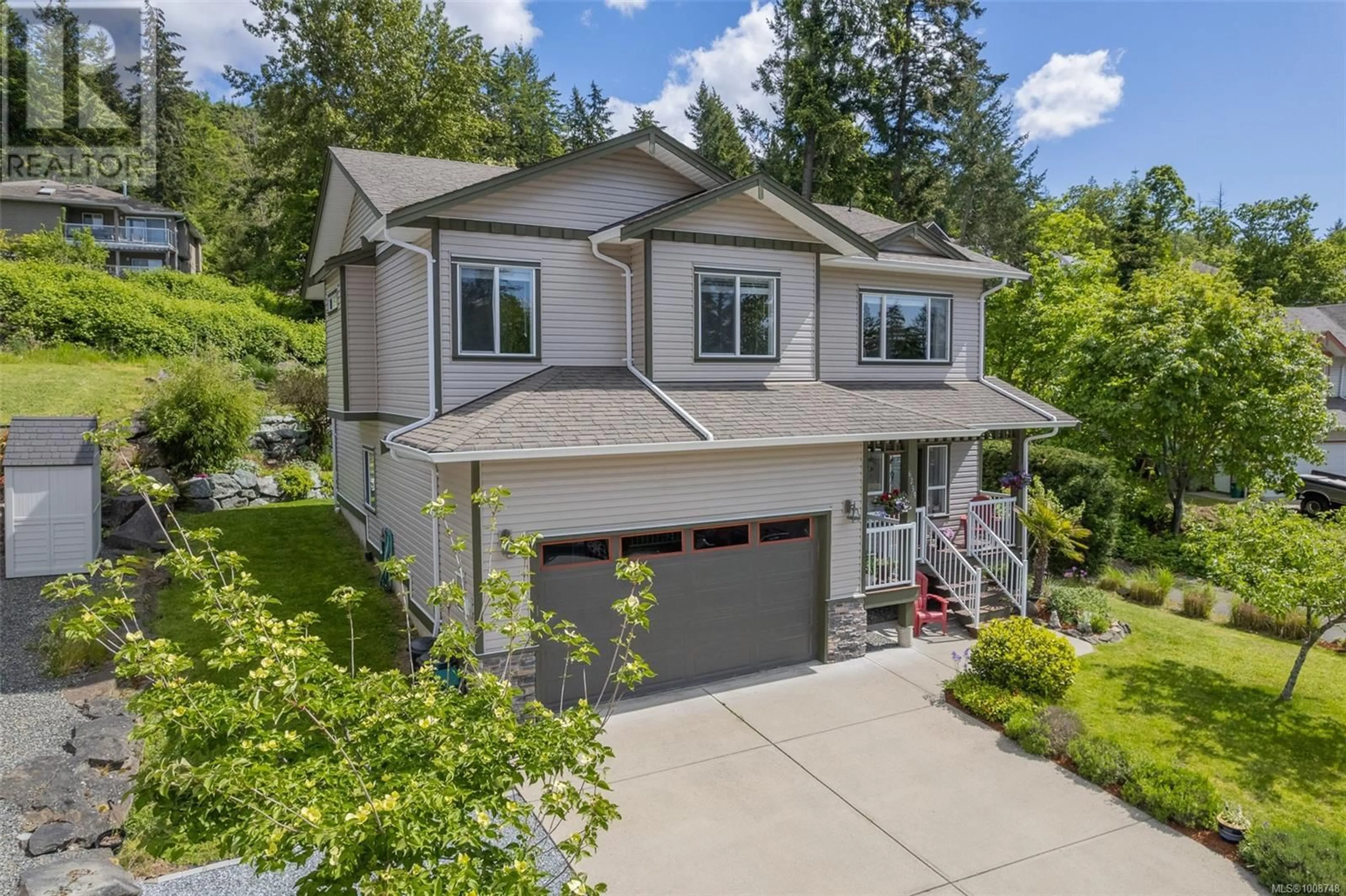 A pic from outside/outdoor area/front of a property/back of a property/a pic from drone, street for 6239 SELKIRK TERRACE, Duncan British Columbia V9L0A6