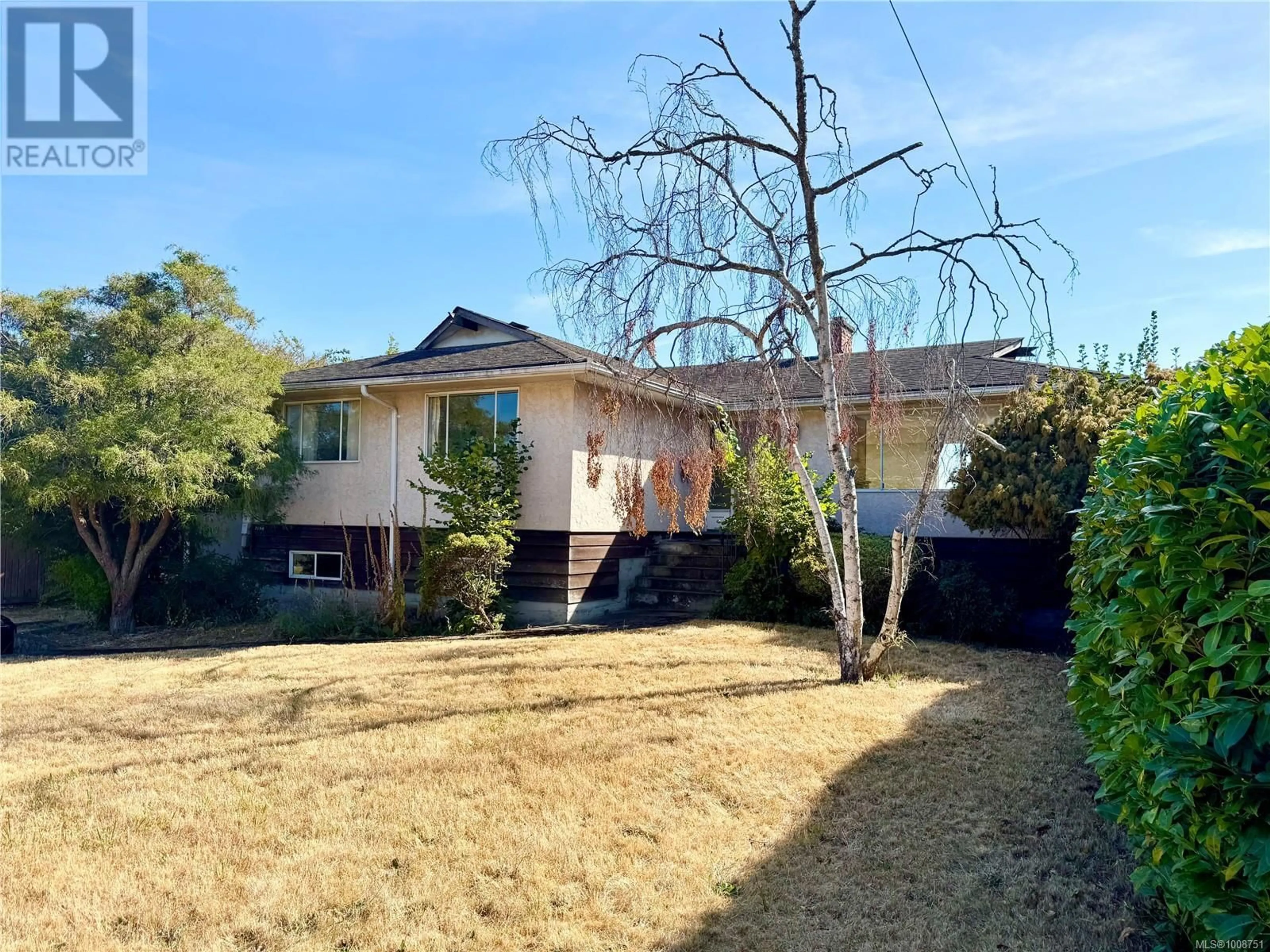 A pic from outside/outdoor area/front of a property/back of a property/a pic from drone, street for 3950 CHERRILEE CRESCENT, Saanich British Columbia V8N1R9