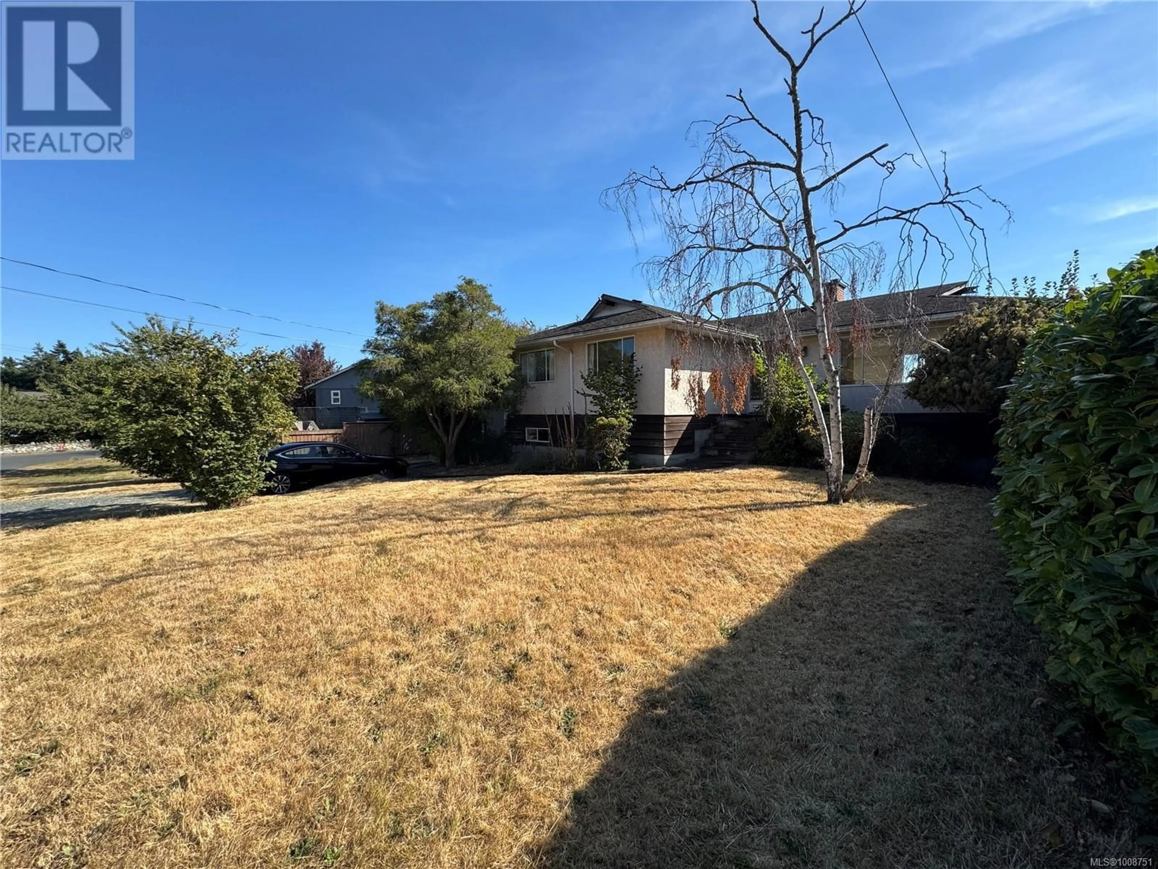 A pic from outside/outdoor area/front of a property/back of a property/a pic from drone, street for 3950 CHERRILEE CRESCENT, Saanich British Columbia V8N1R9