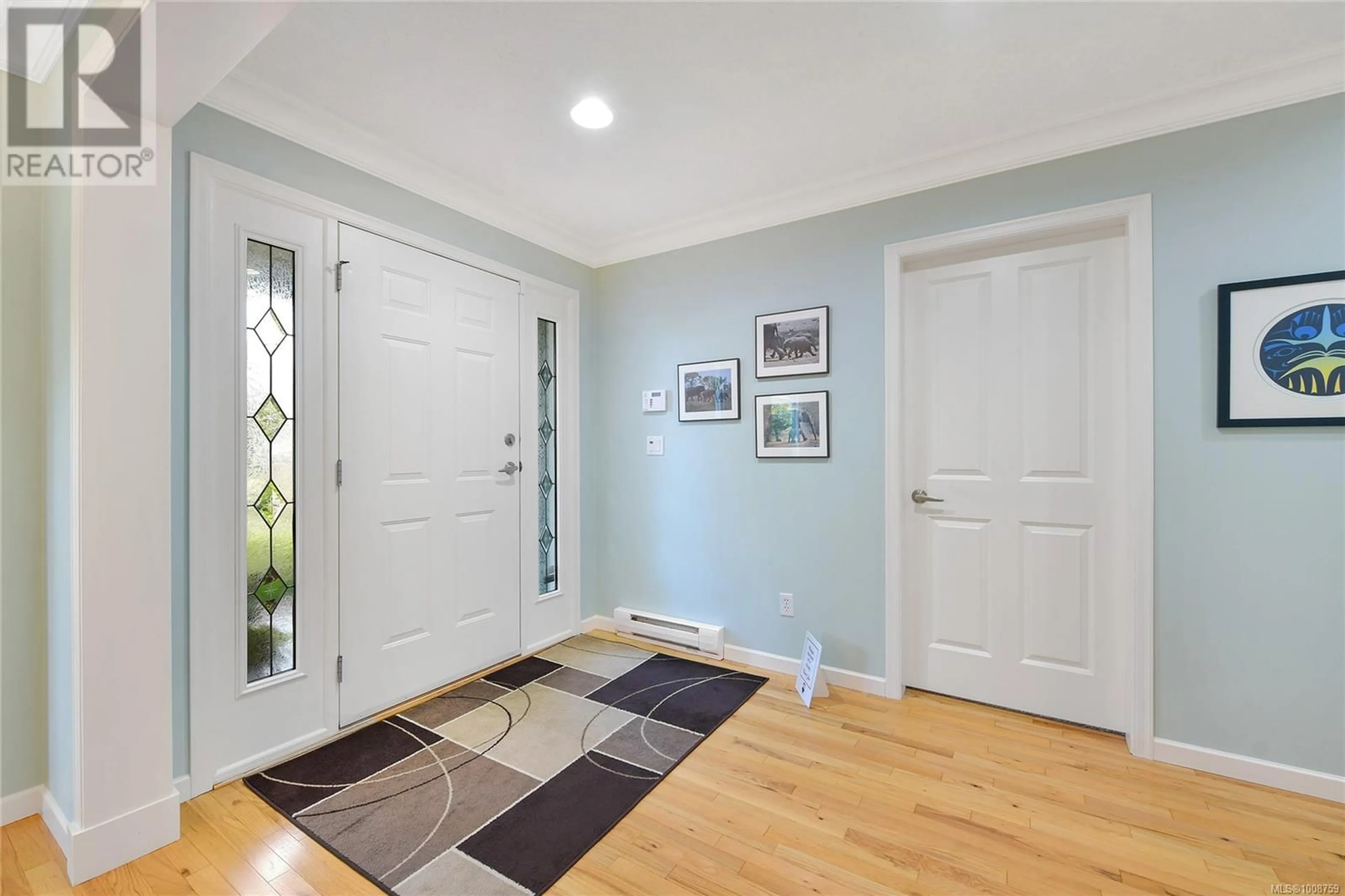 Indoor entryway for 1875 NEIL STREET, Saanich British Columbia V8R3C6