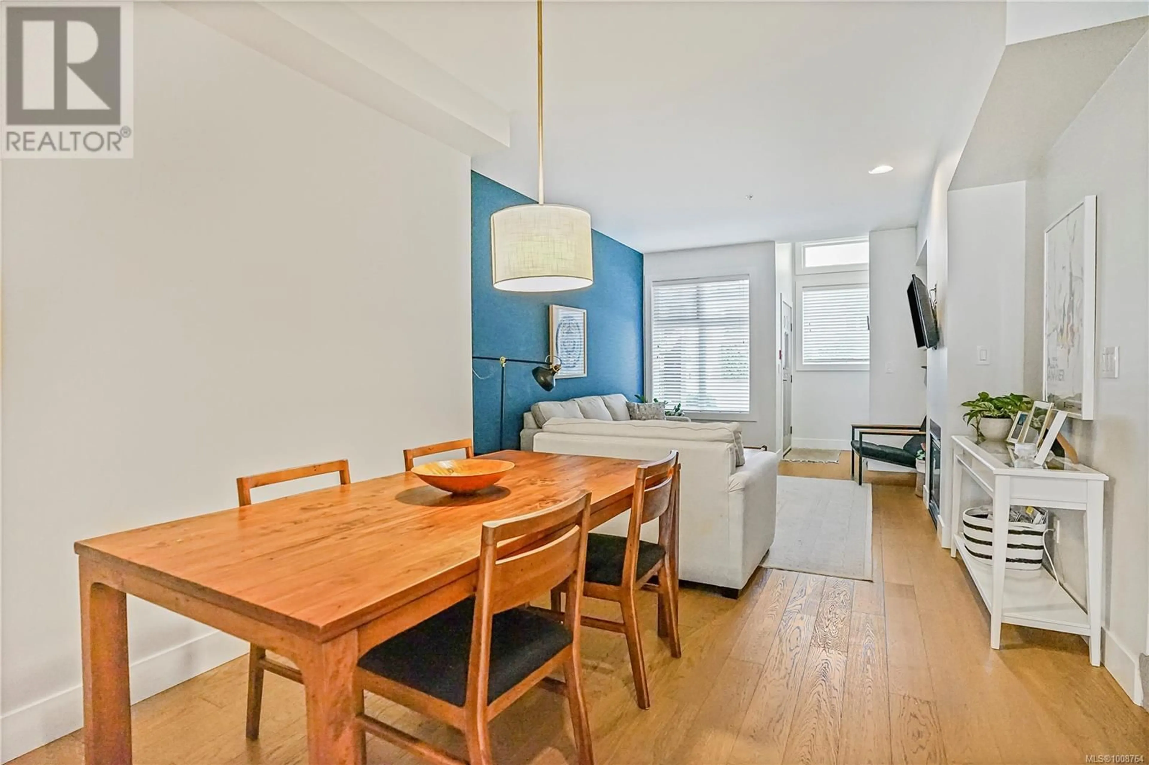 Dining room, wood/laminate floor for 21 - 60 DALLAS ROAD, Victoria British Columbia V8V1A2