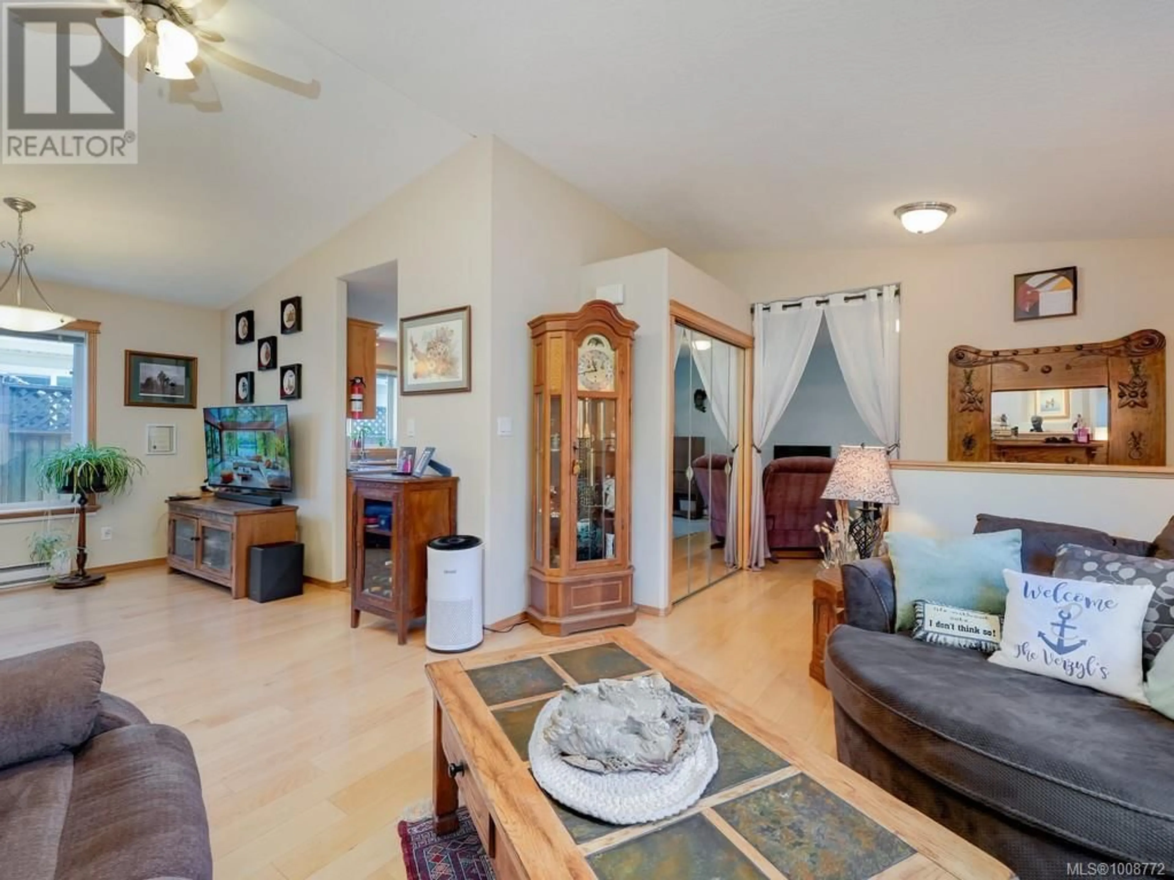 Living room with furniture, unknown for 47 - 7570 TETAYUT ROAD, Central Saanich British Columbia V8M2H4