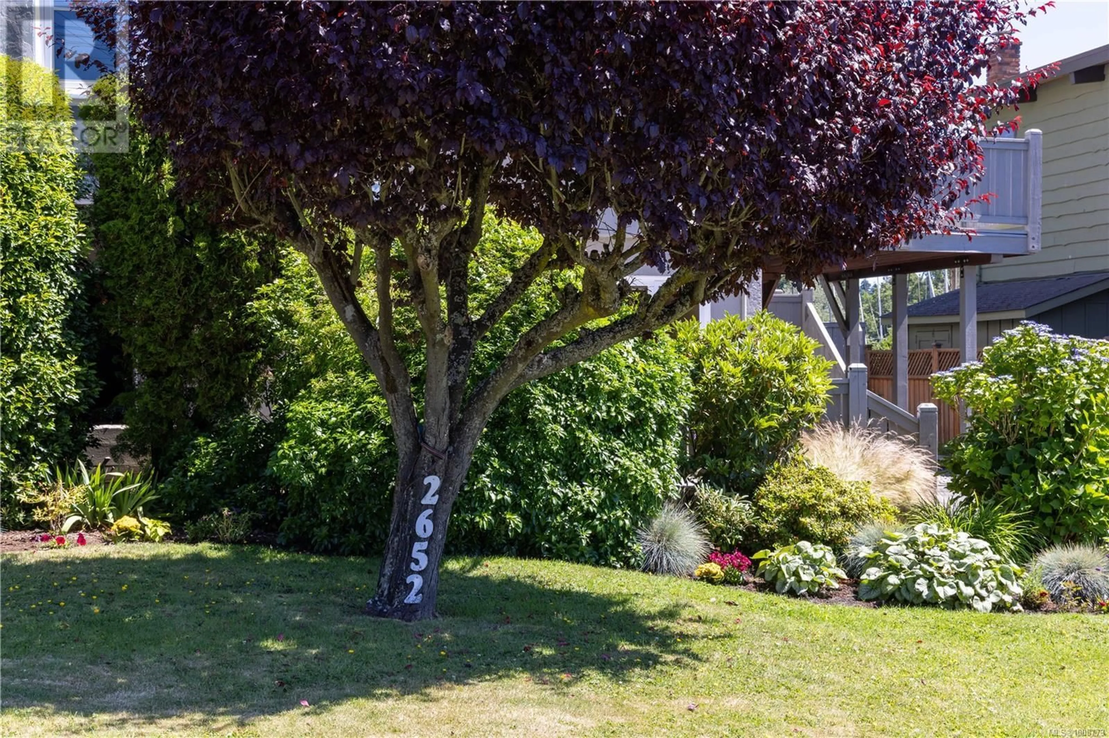 A pic from outside/outdoor area/front of a property/back of a property/a pic from drone, street for 2652 KILLARNEY ROAD, Saanich British Columbia V8P3G8
