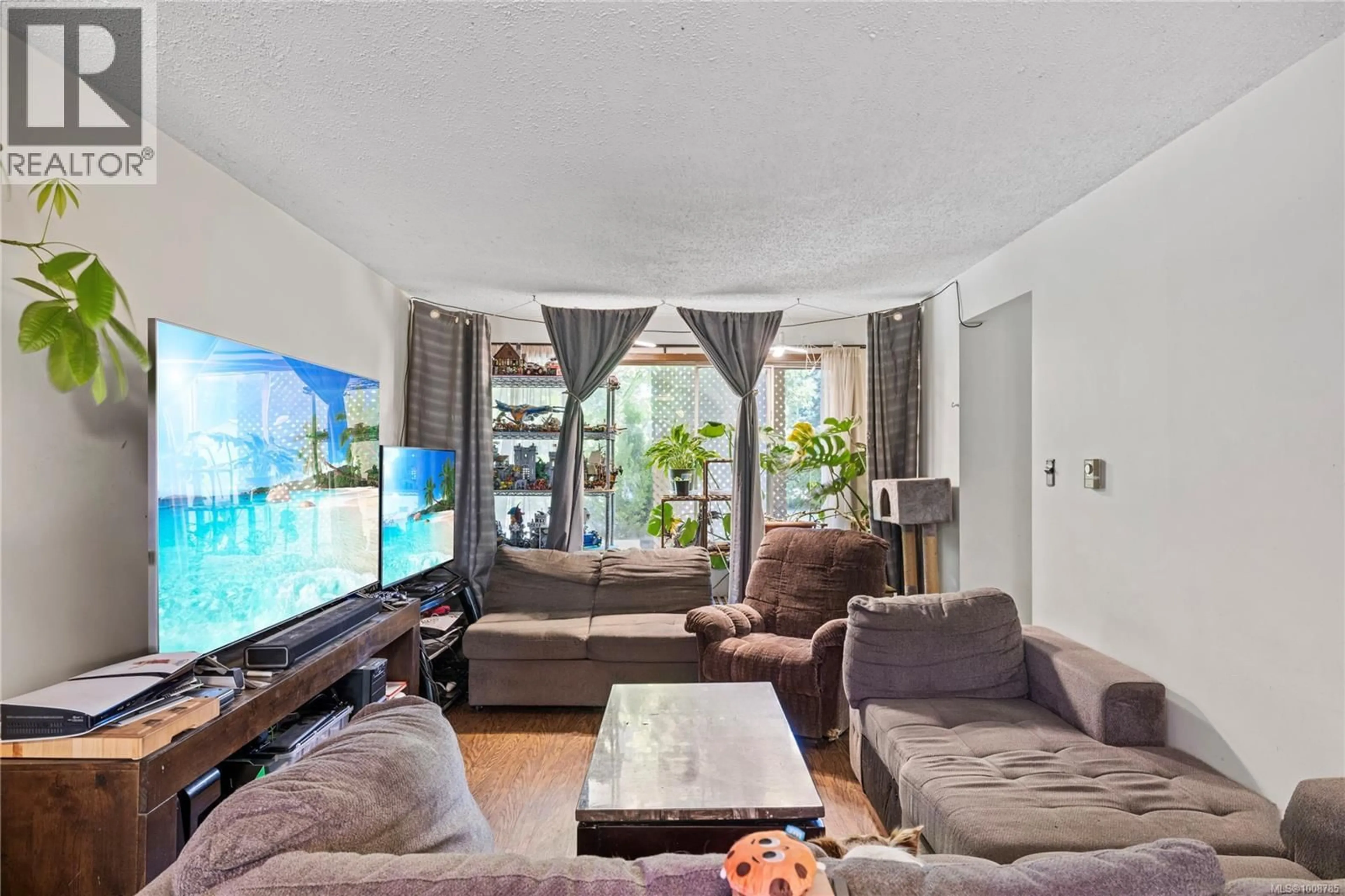 Living room with furniture, unknown for 103/105 DUGGAN PLACE, Nanaimo British Columbia V9T3W7
