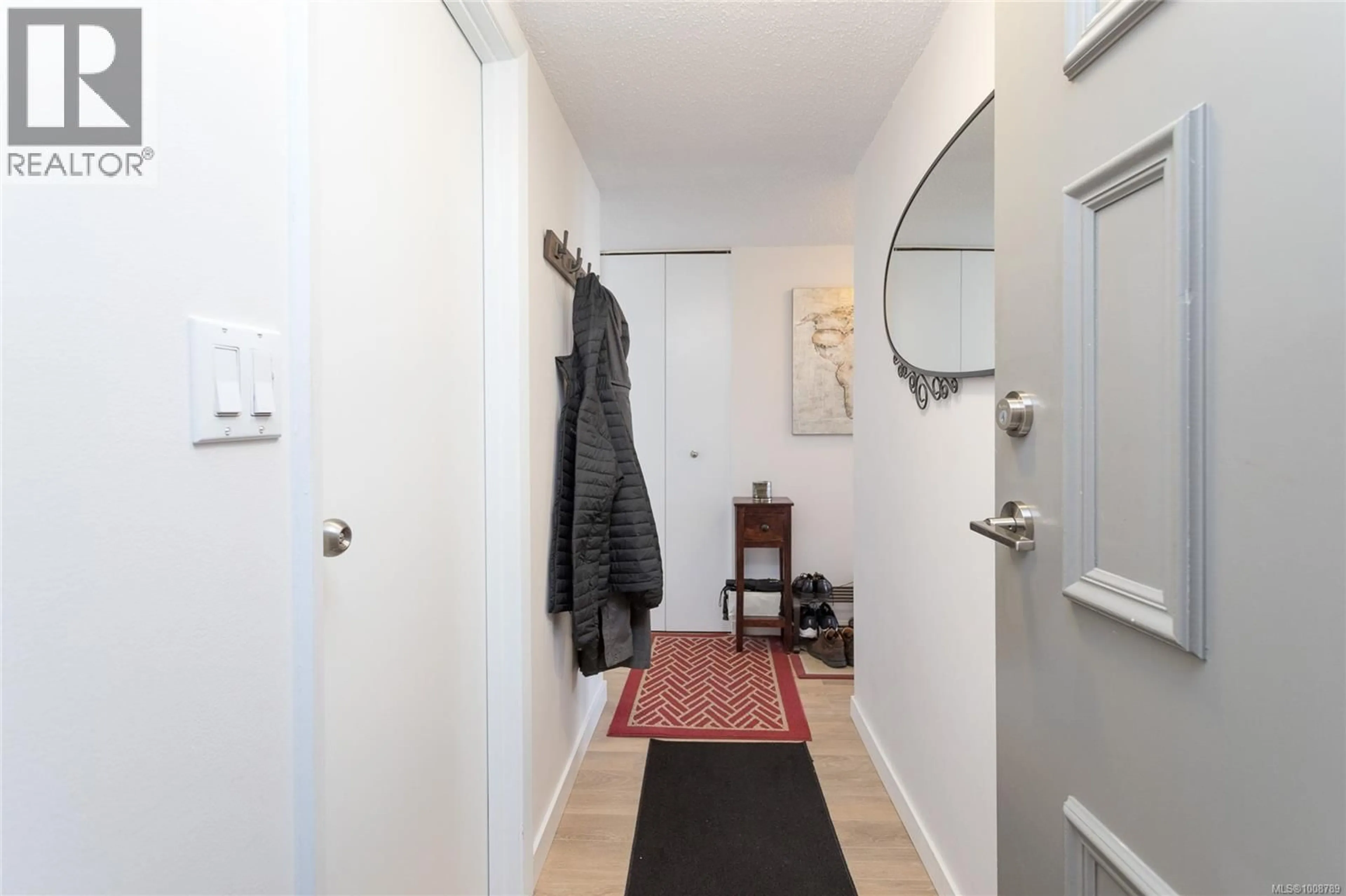 Indoor entryway for 1202 - 327 MAITLAND STREET, Victoria British Columbia V9A7G7