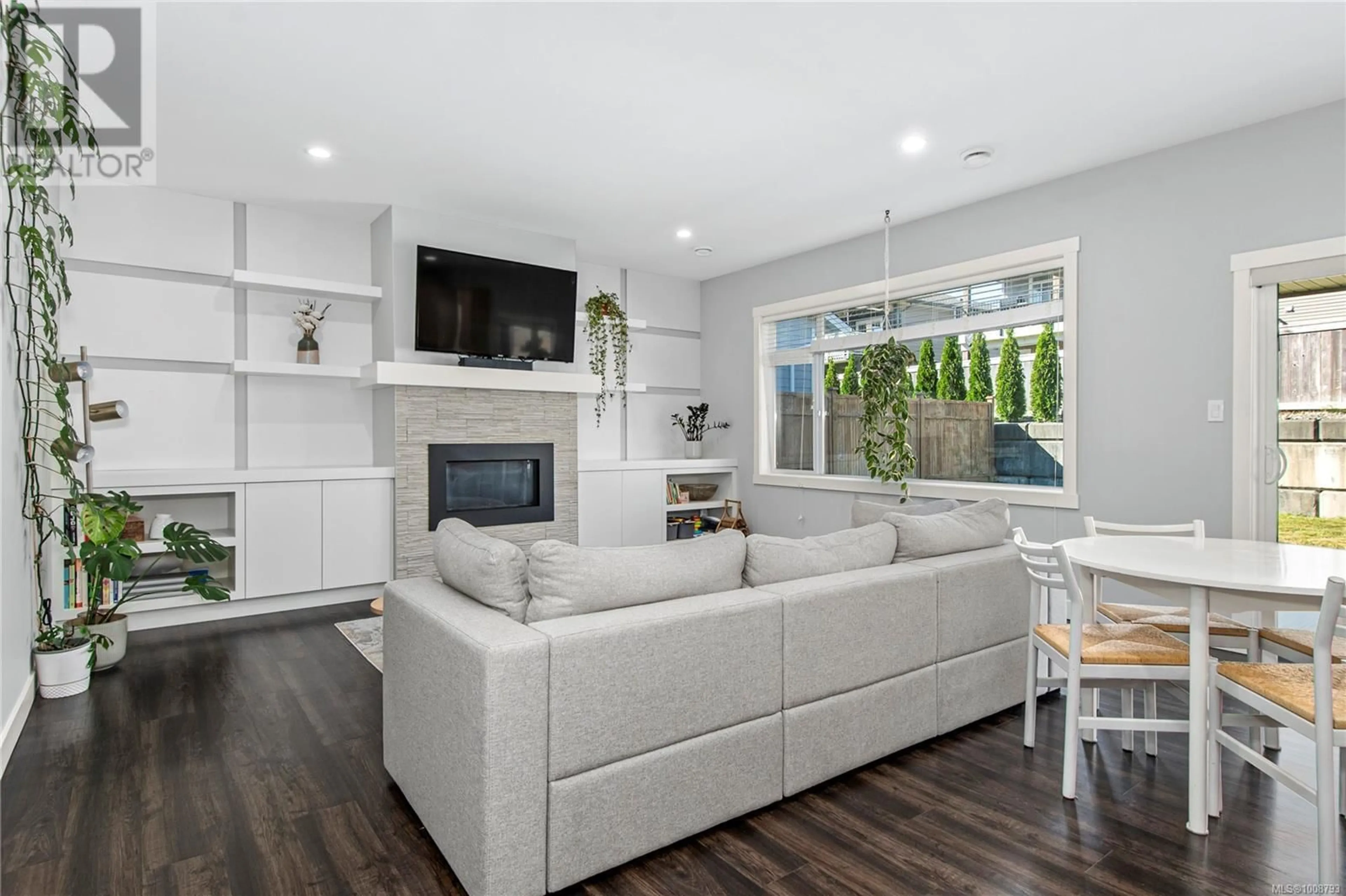 Living room with furniture, unknown for 2 - 1580 GLEN EAGLE DRIVE, Campbell River British Columbia V9W0B3