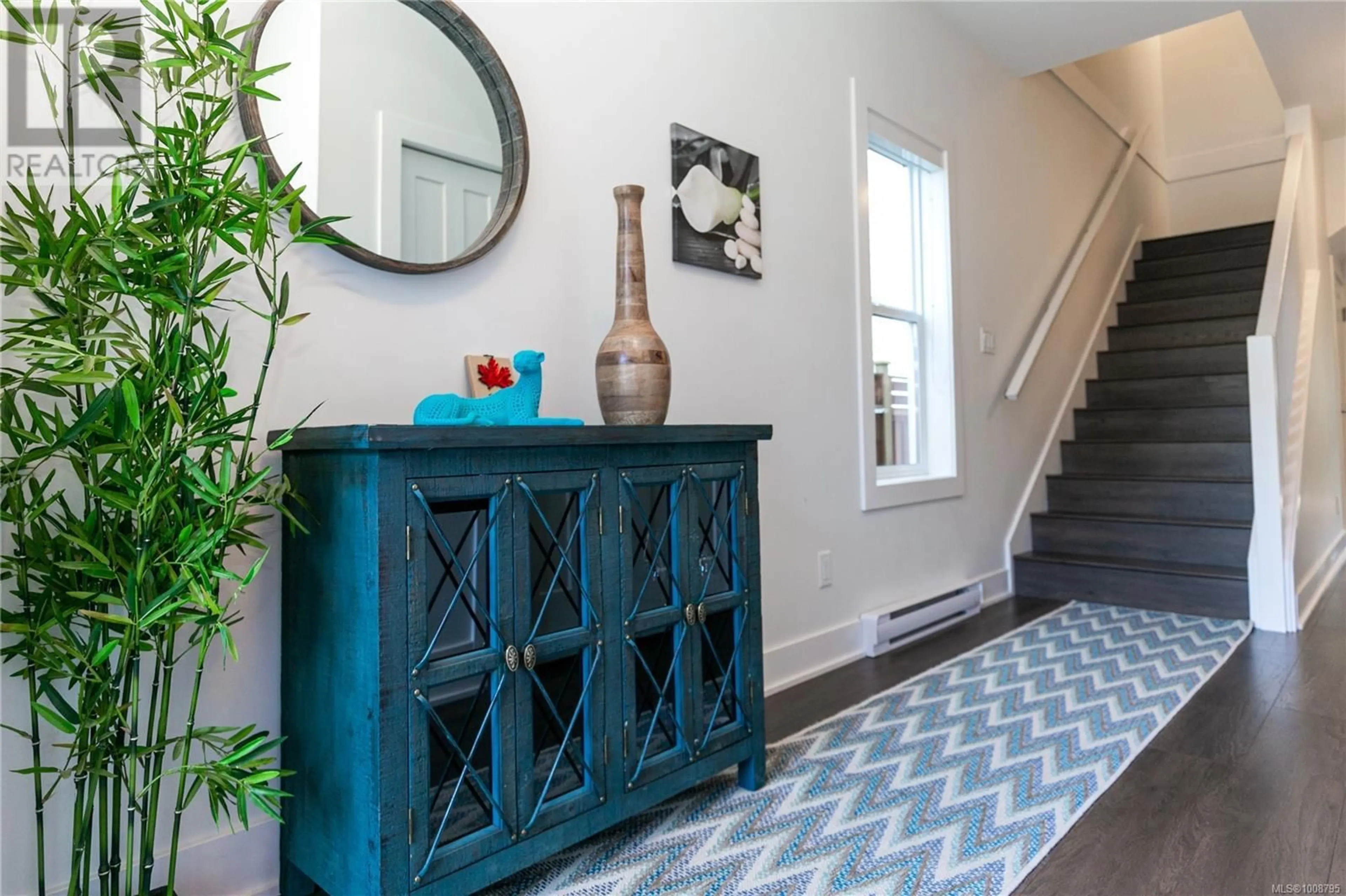 Indoor entryway for 1256 SOLSTICE CRESCENT, Langford British Columbia V9B0V1