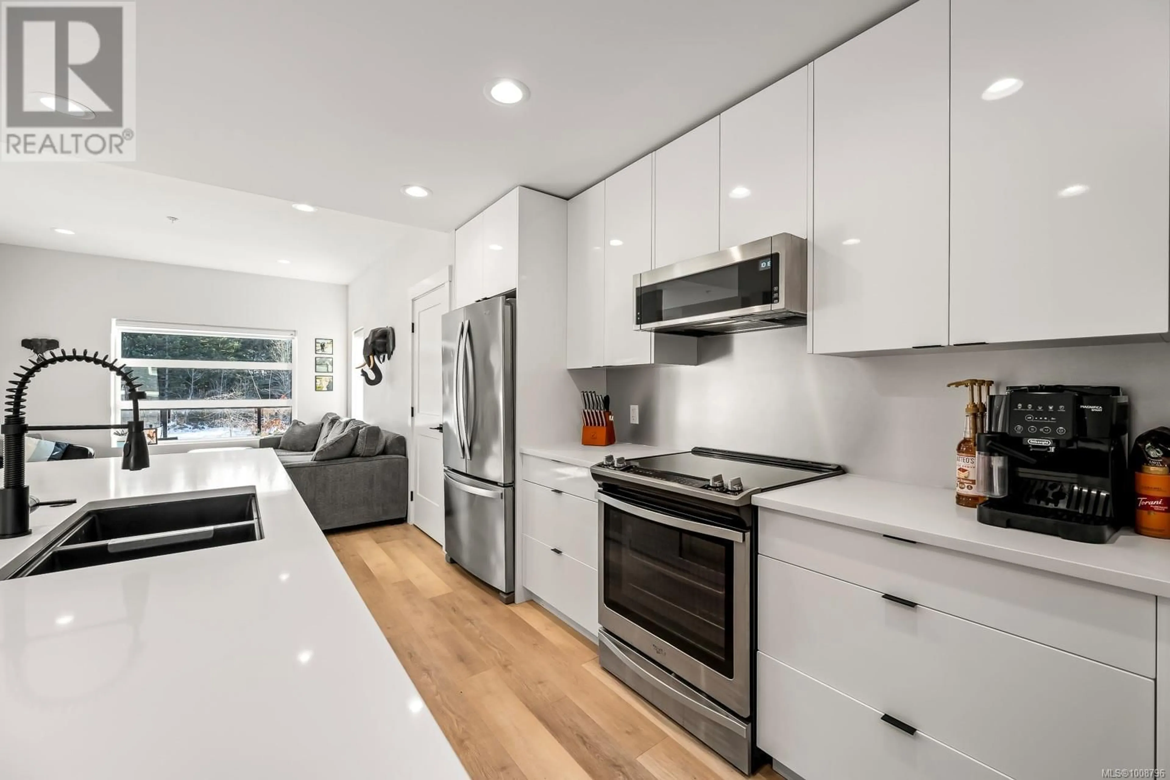 Contemporary kitchen, unknown for 7 - 3016 ALDER STREET SOUTH, Campbell River British Columbia V9W0E5