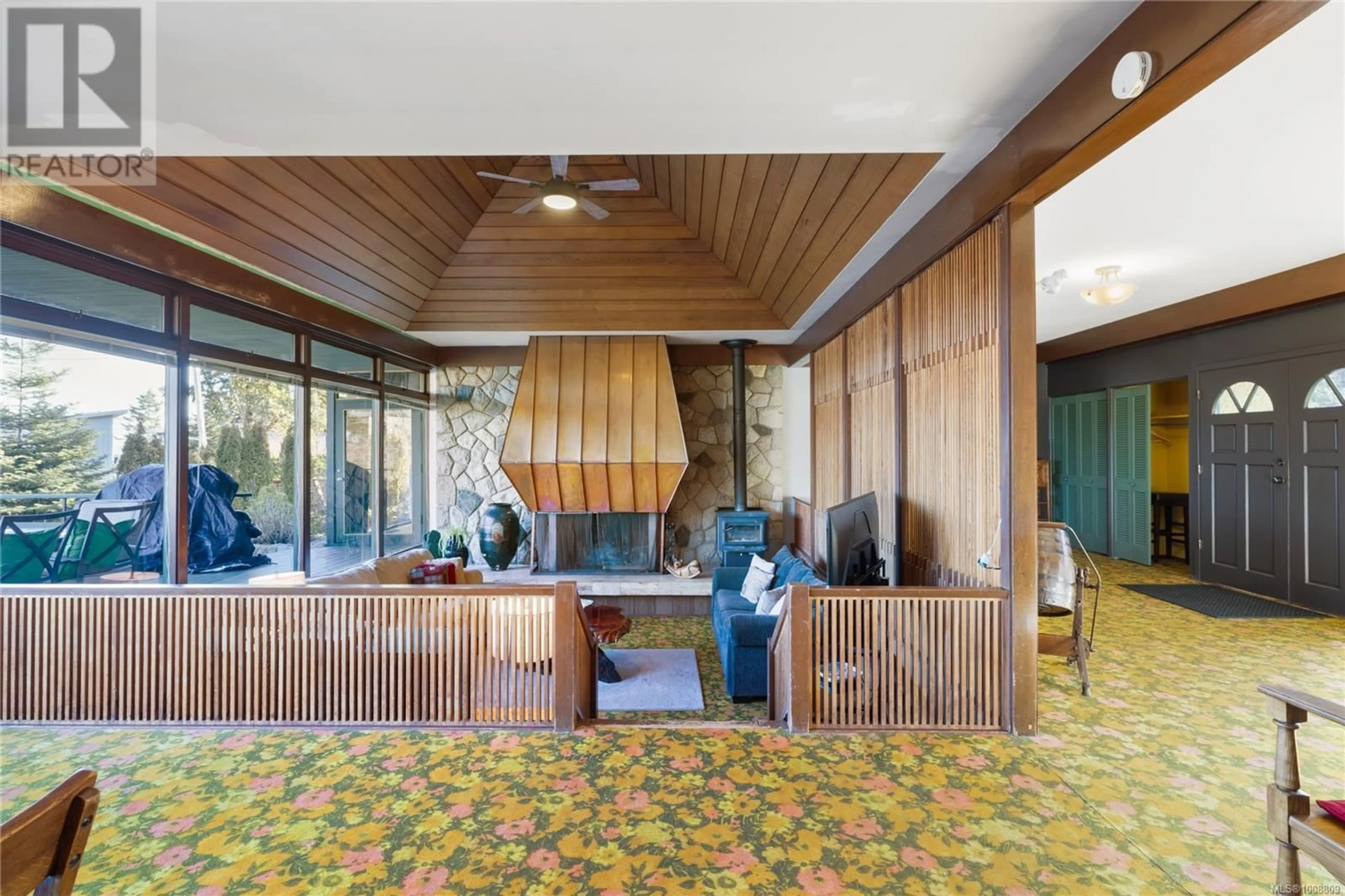 Lobby for 160 KOPINA DRIVE, Bowser British Columbia V0R1G0