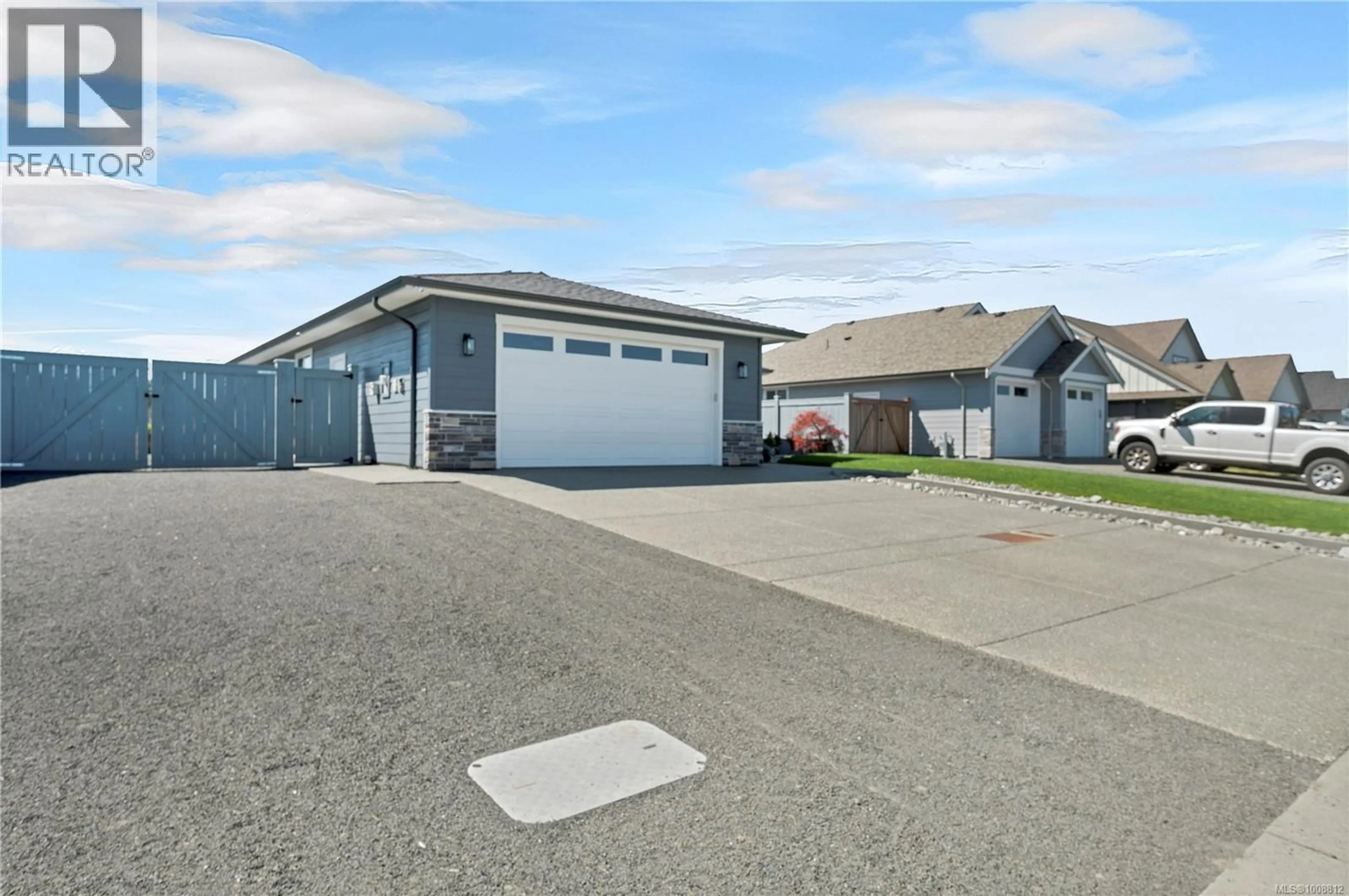 Indoor garage for 2117 EVERGREEN ROAD, Campbell River British Columbia V9W0C8