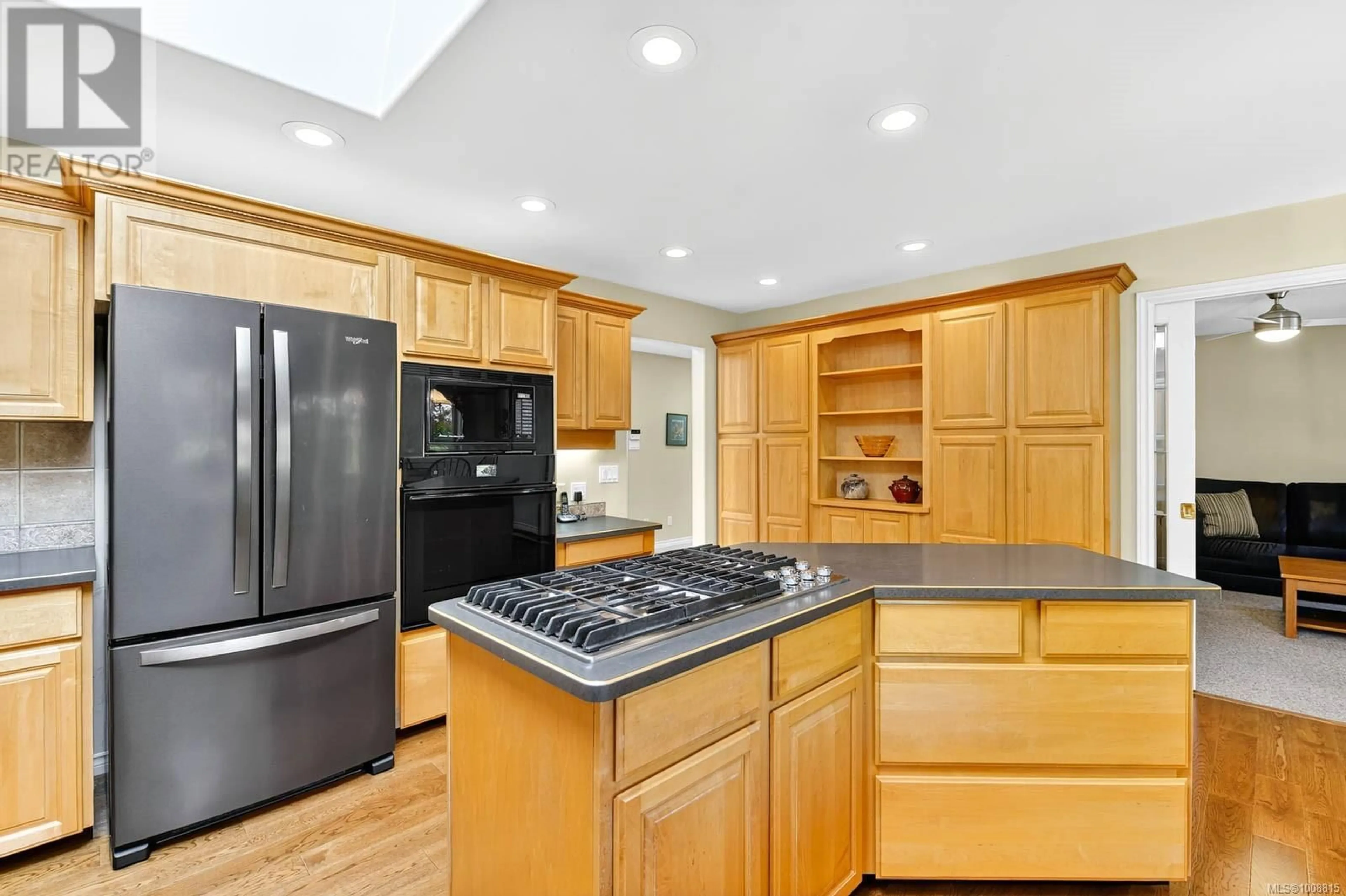 Open concept kitchen, ceramic/tile floor for 5528 WOODLAND CRESCENT WEST, Port Alberni British Columbia V9Y8E6