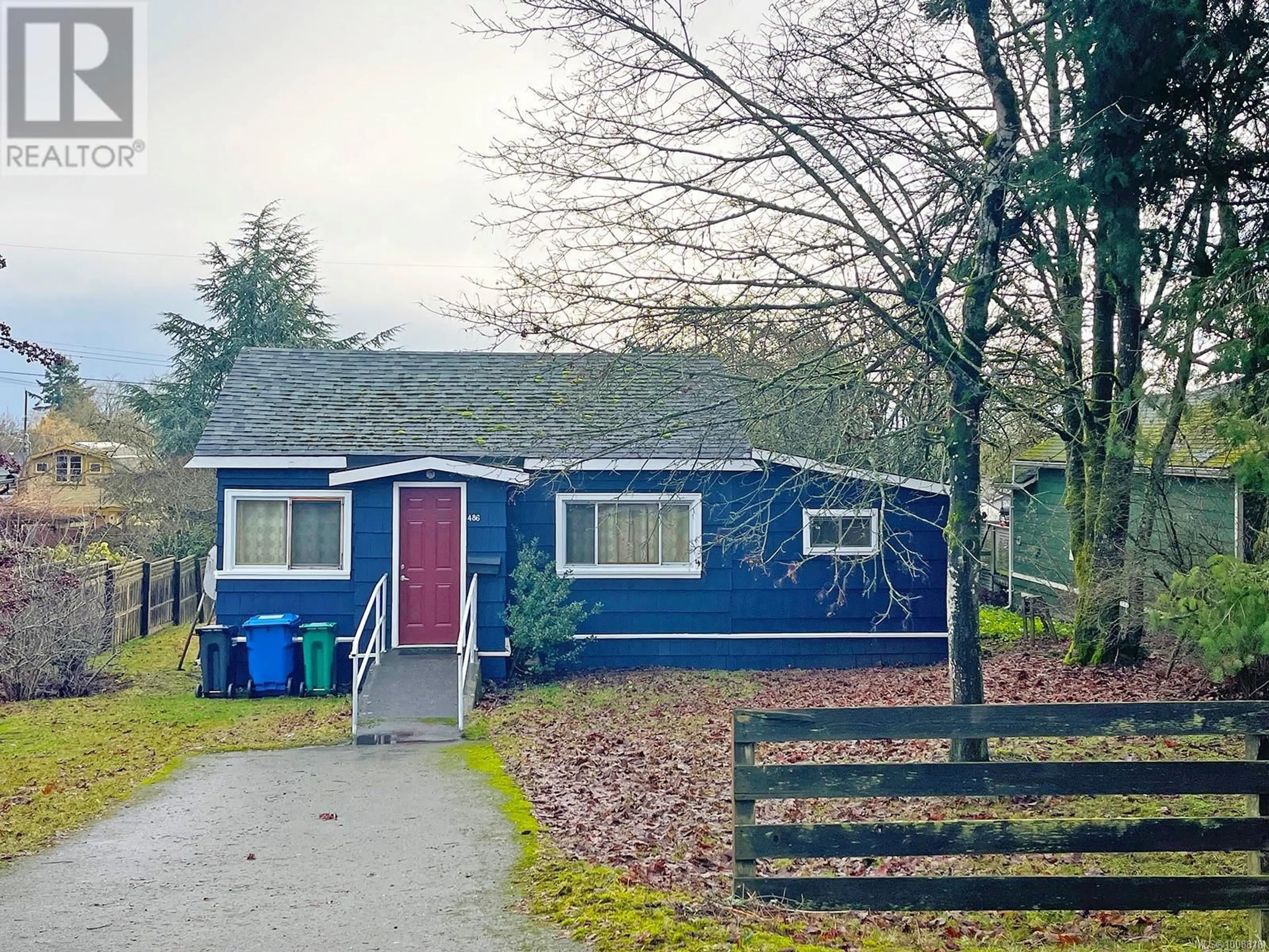 A pic from outside/outdoor area/front of a property/back of a property/a pic from drone, street for 486 WAKESIAH AVENUE, Nanaimo British Columbia V9R3K9