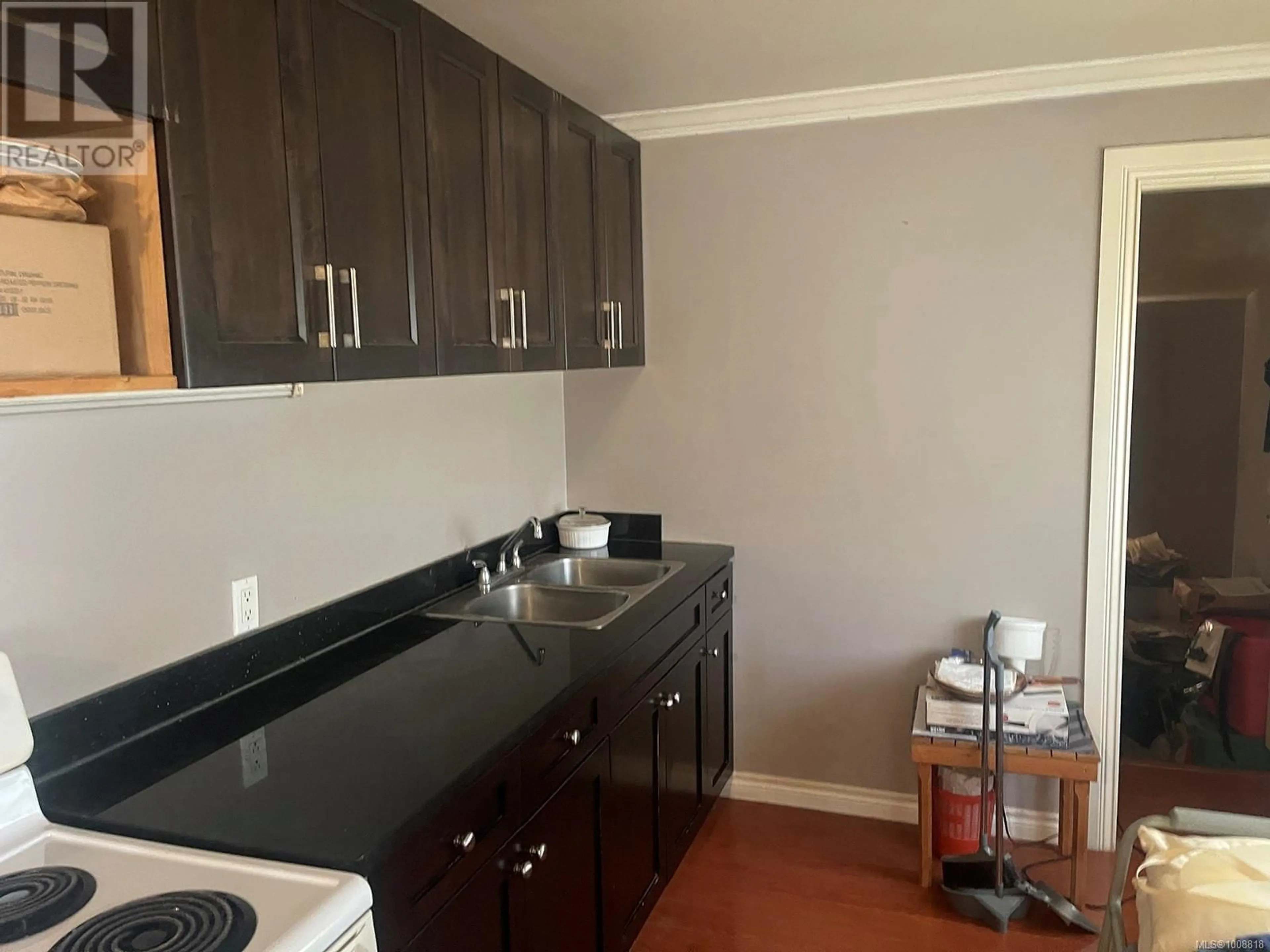 Standard kitchen, unknown for 486 WAKESIAH AVENUE, Nanaimo British Columbia V9R3K9