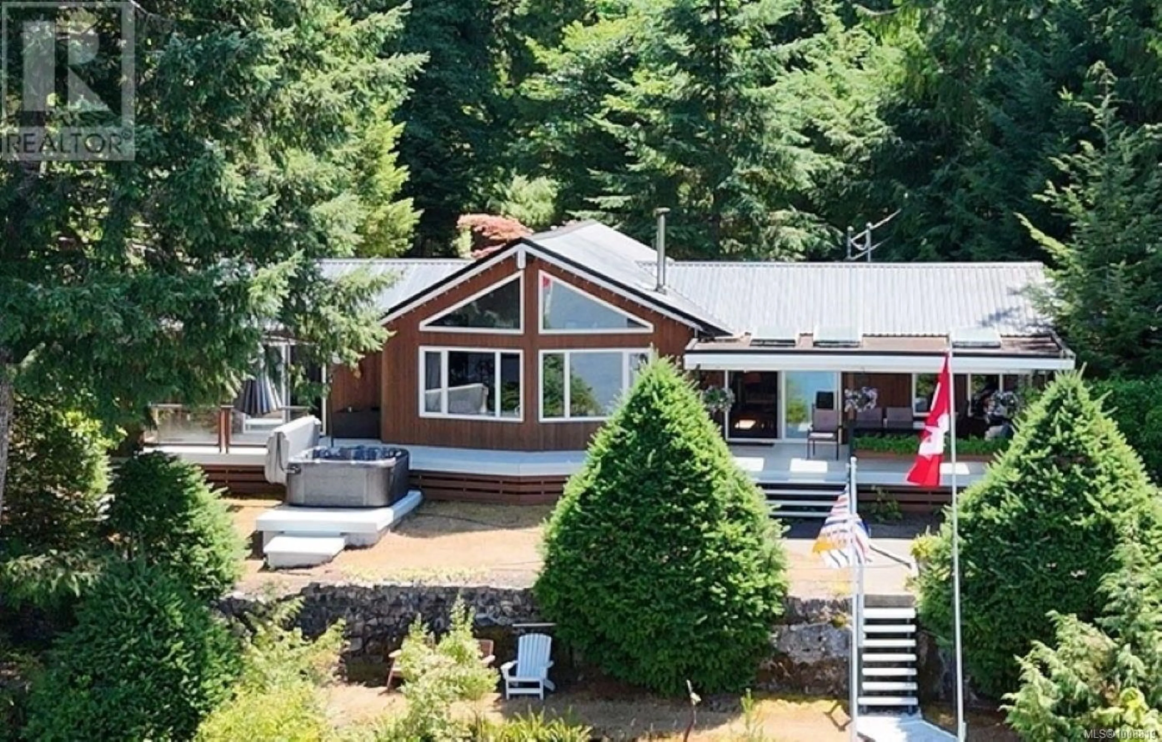 A pic from outside/outdoor area/front of a property/back of a property/a pic from drone, mountain view for 11267 LAKESHORE ROAD, Port Alberni British Columbia V9Y9B2