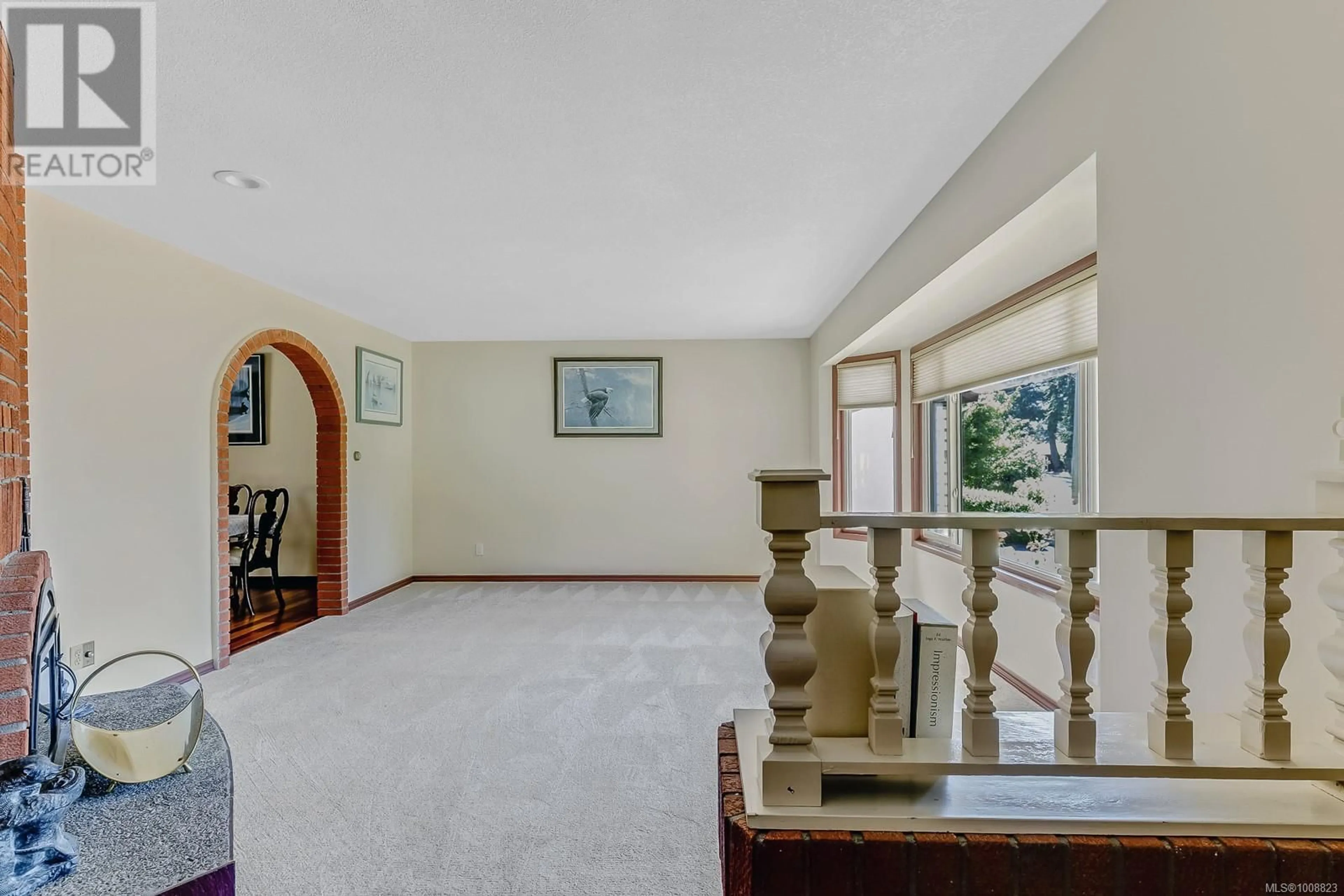 Indoor foyer for 5284 SCARSDALE ROAD, Nanaimo British Columbia V9T3Z7