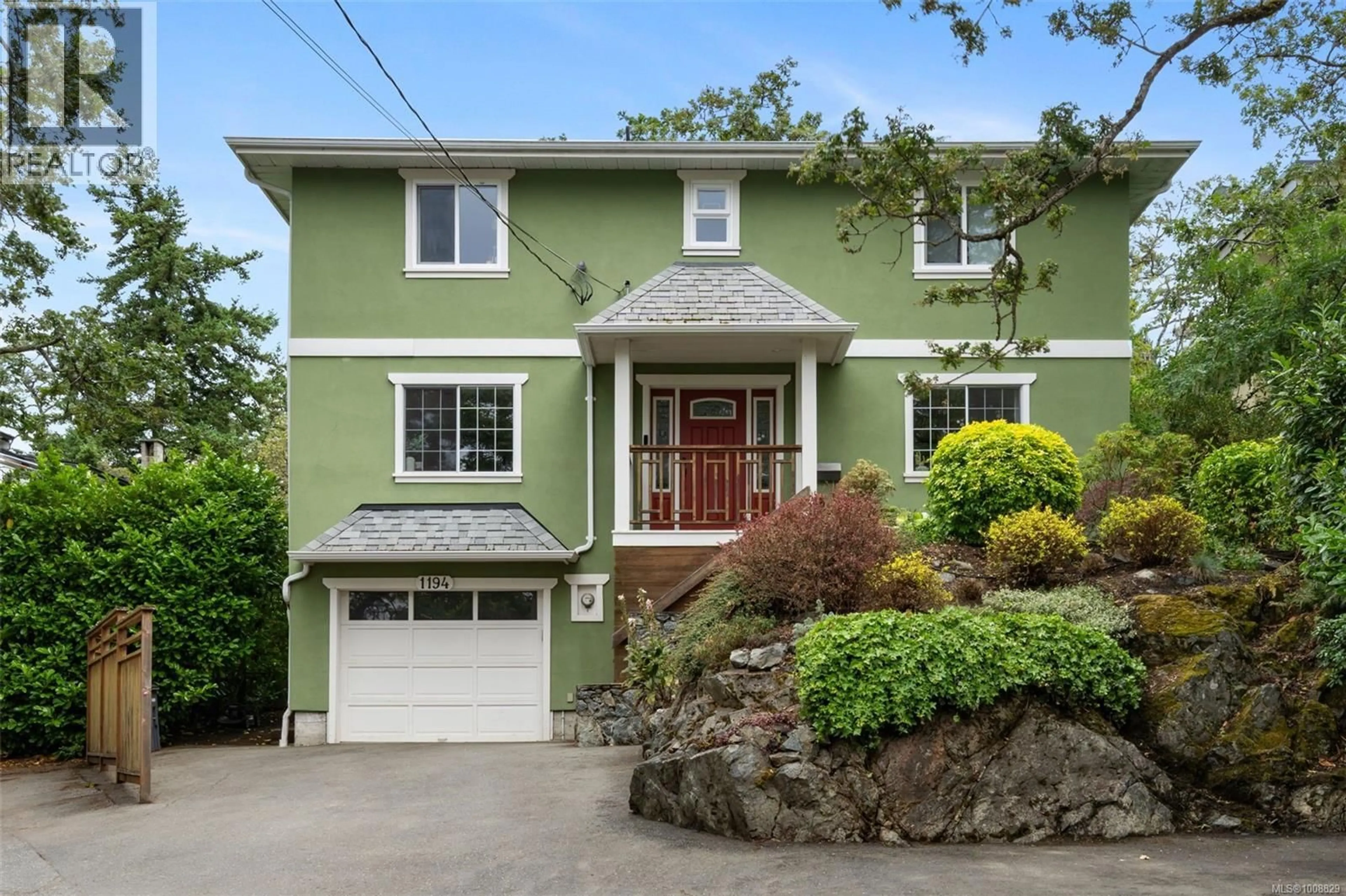 Home with vinyl exterior material, street for 1194 ROCK STREET, Saanich British Columbia V8P2B8
