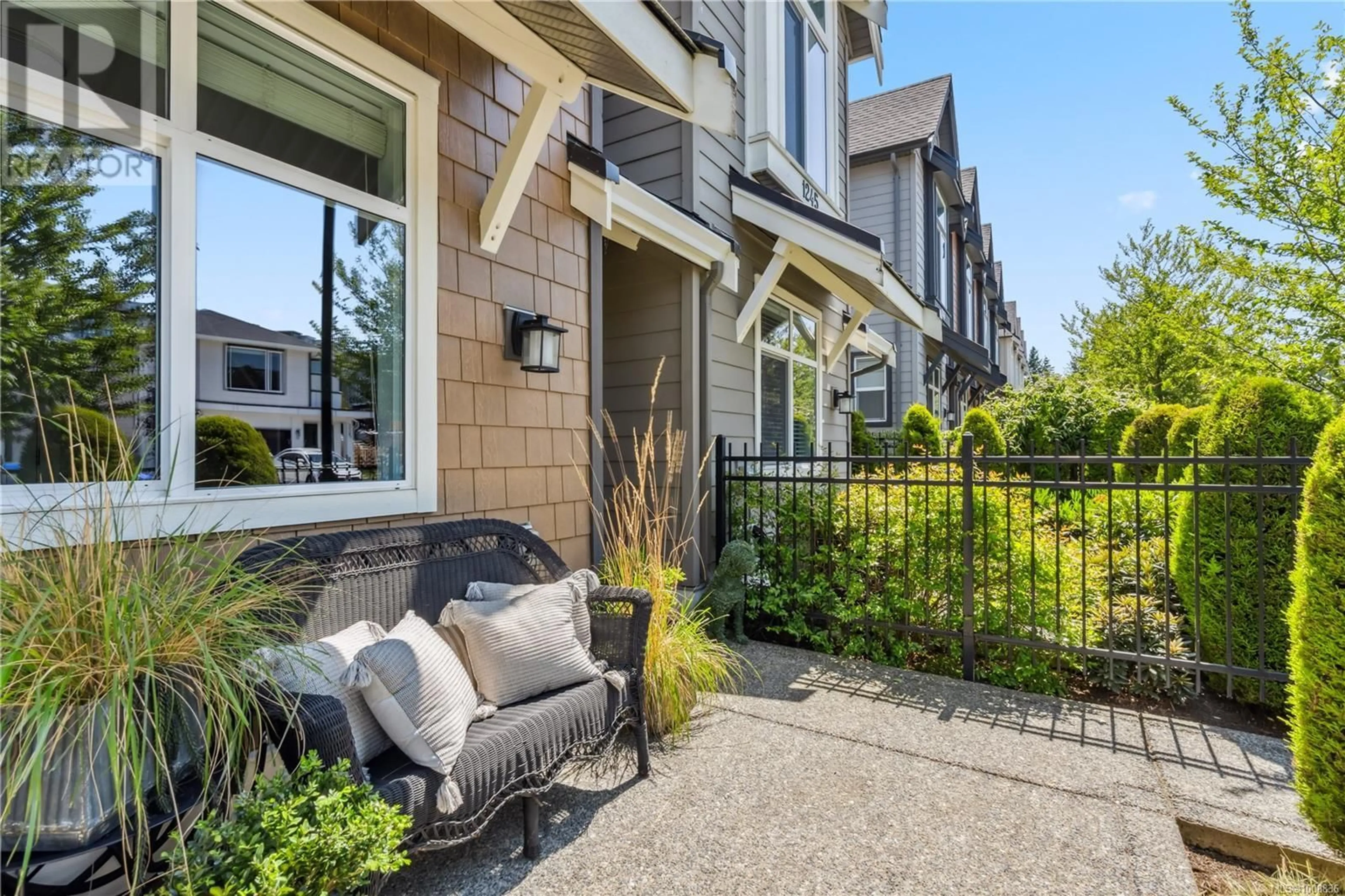 Patio, street for 1243 FLINT AVENUE, Langford British Columbia V9B0Y6