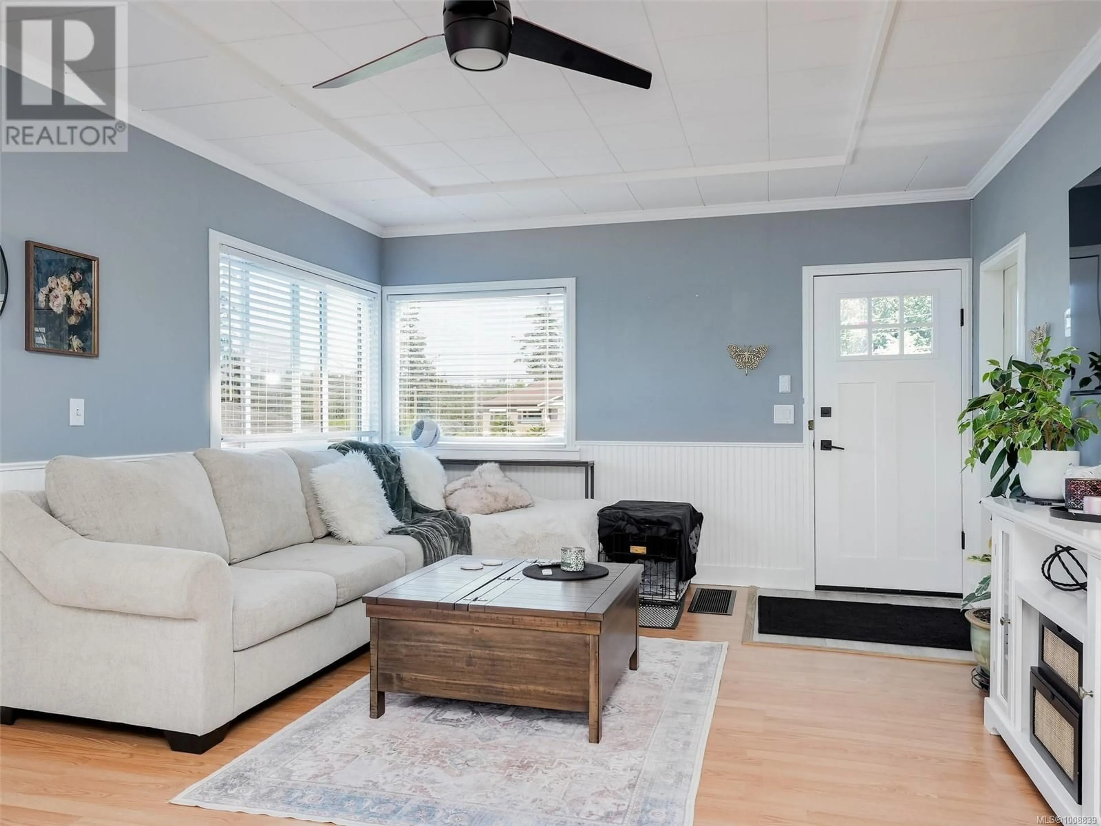 Living room with furniture, unknown for 1385 HASTINGS STREET, Saanich British Columbia V8Z2W6