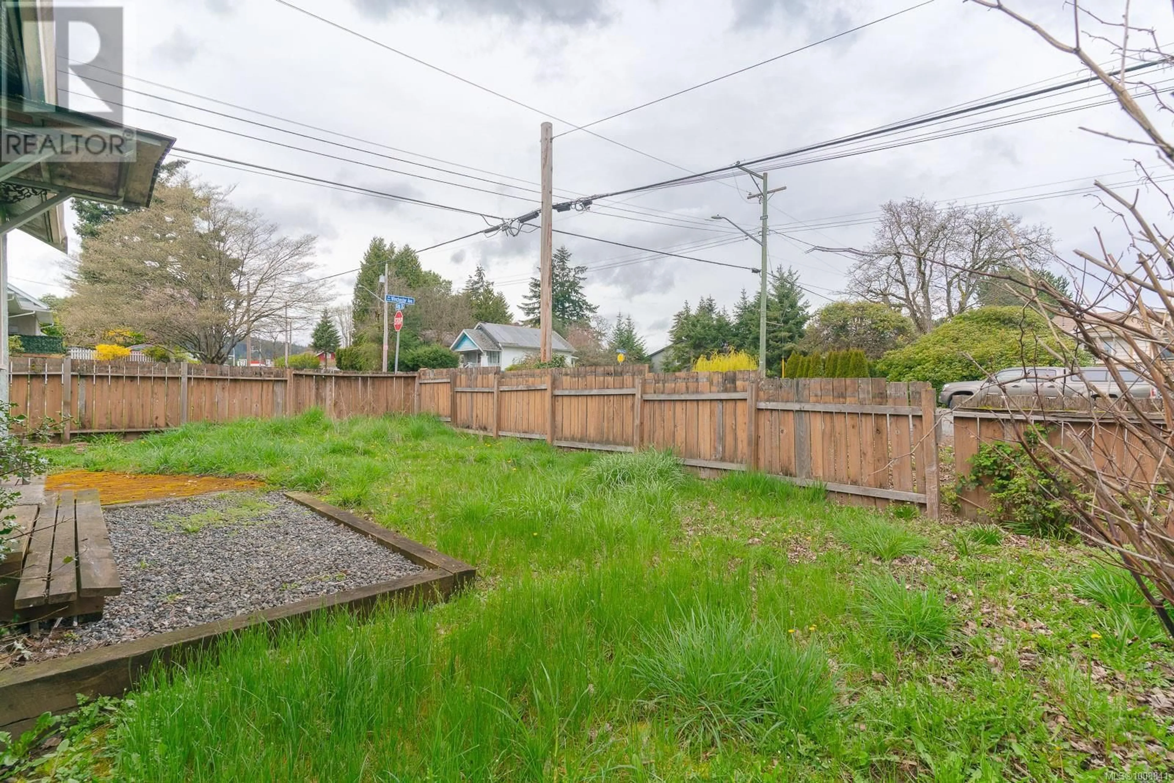 Patio, street for 315 FIFTH STREET, Nanaimo British Columbia V9R1N6