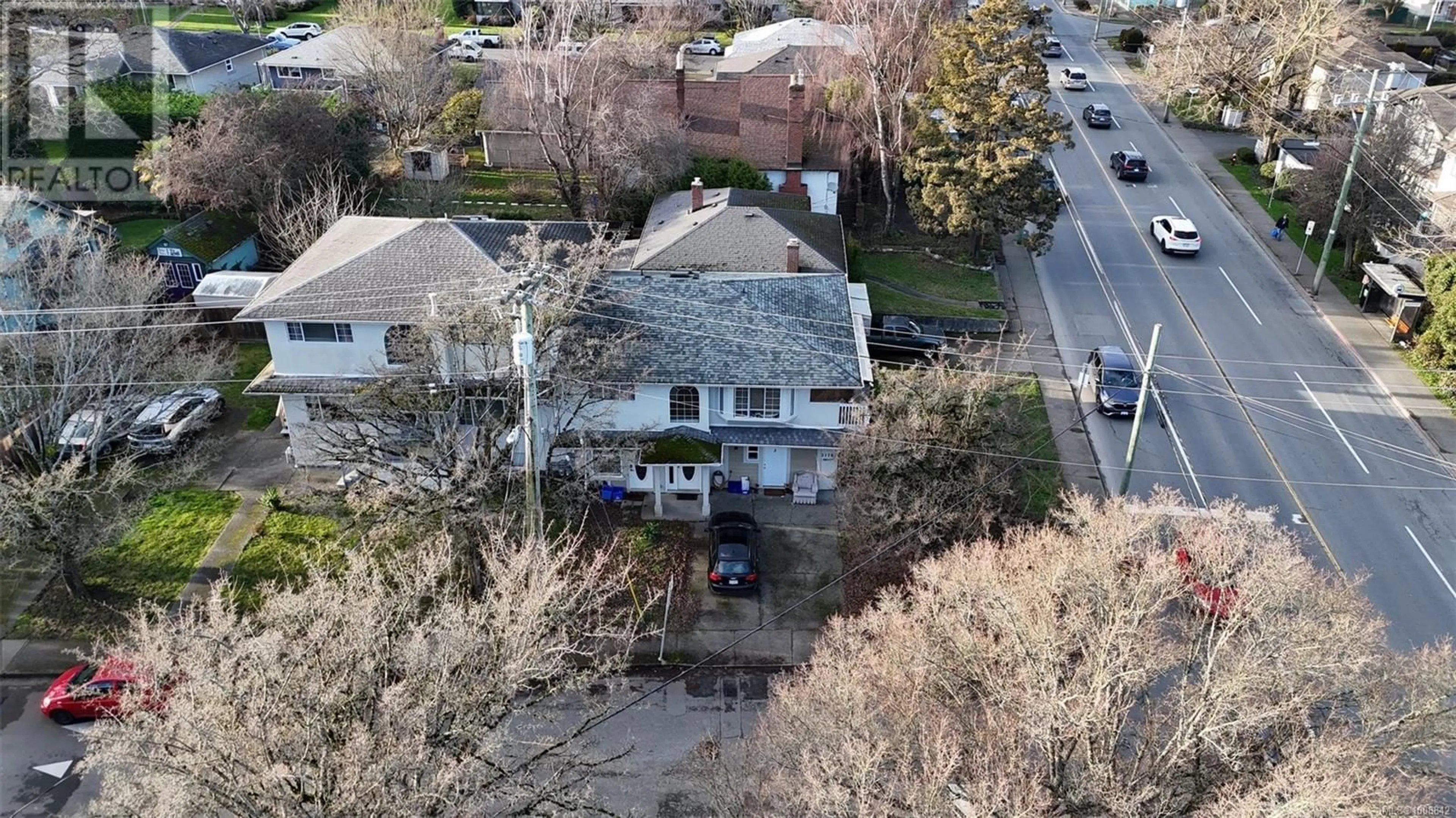A pic from outside/outdoor area/front of a property/back of a property/a pic from drone, street for 3176 BALFOUR AVENUE, Victoria British Columbia V9A1S1