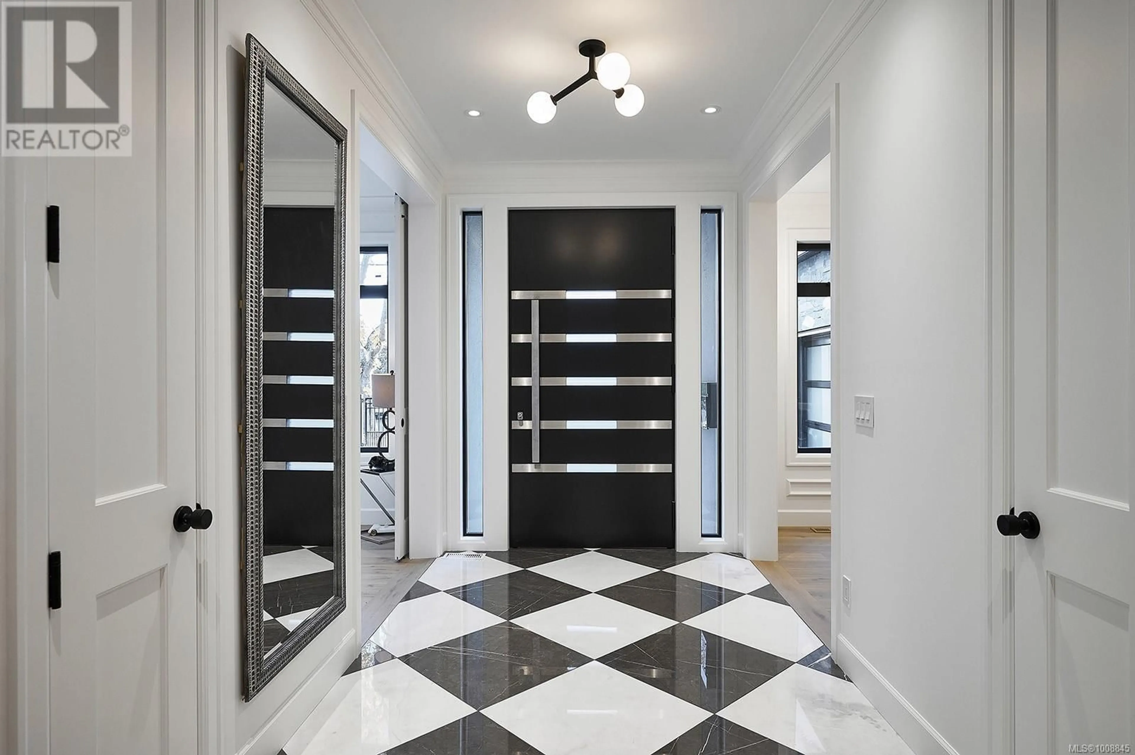 Indoor entryway for 2314 WINDSOR ROAD, Oak Bay British Columbia V8S3E3