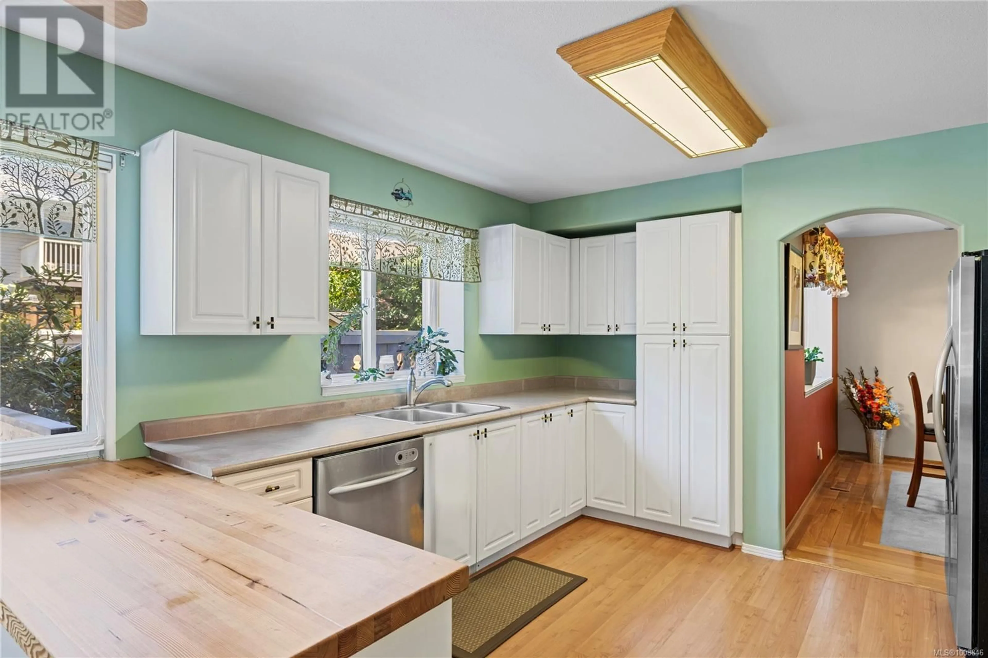 Standard kitchen, unknown for 6642 NATHAN ROAD, Nanaimo British Columbia V9T6H7
