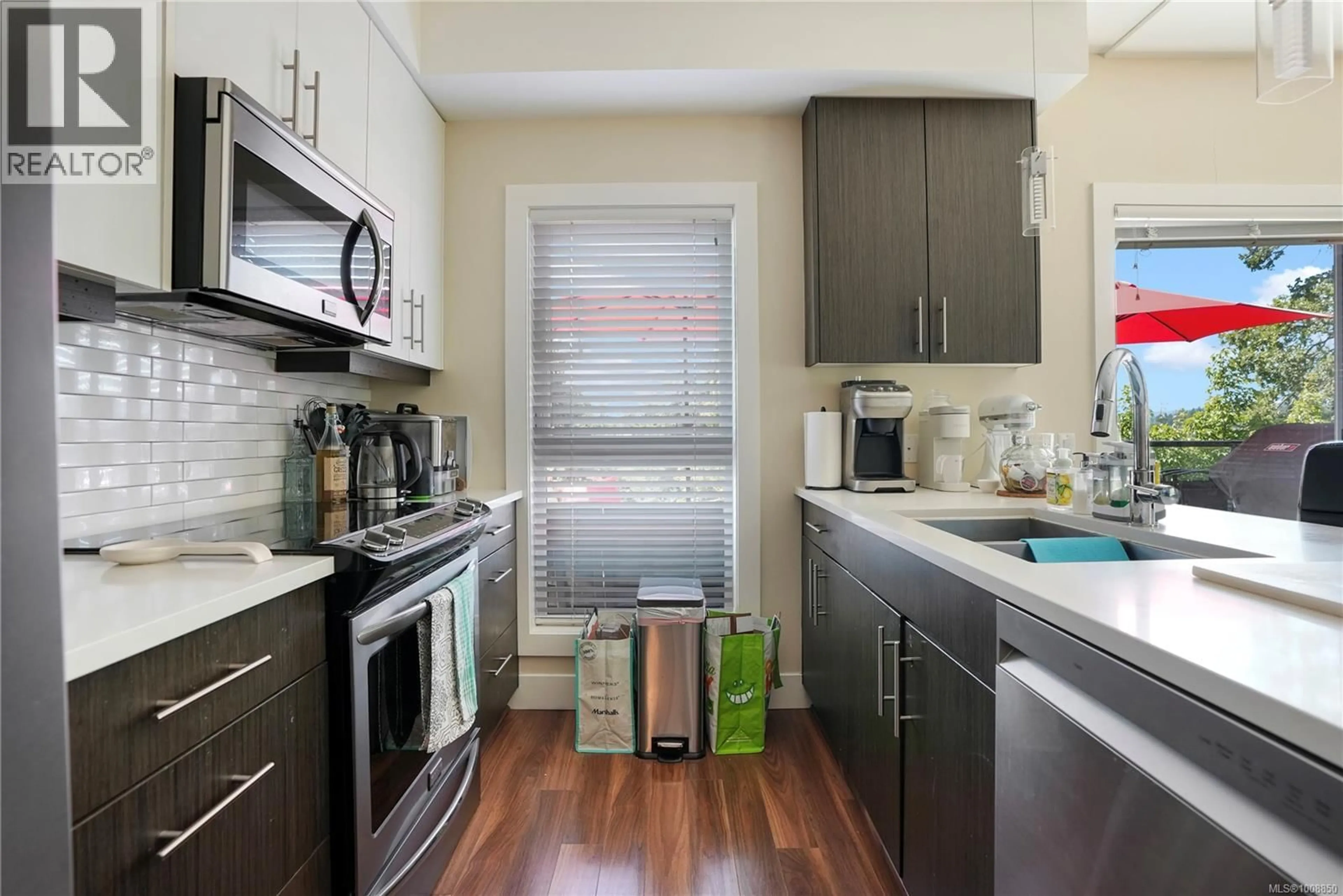 Standard kitchen, unknown for 304 - 740 TRAVINO LANE, Saanich British Columbia V8Z0E2