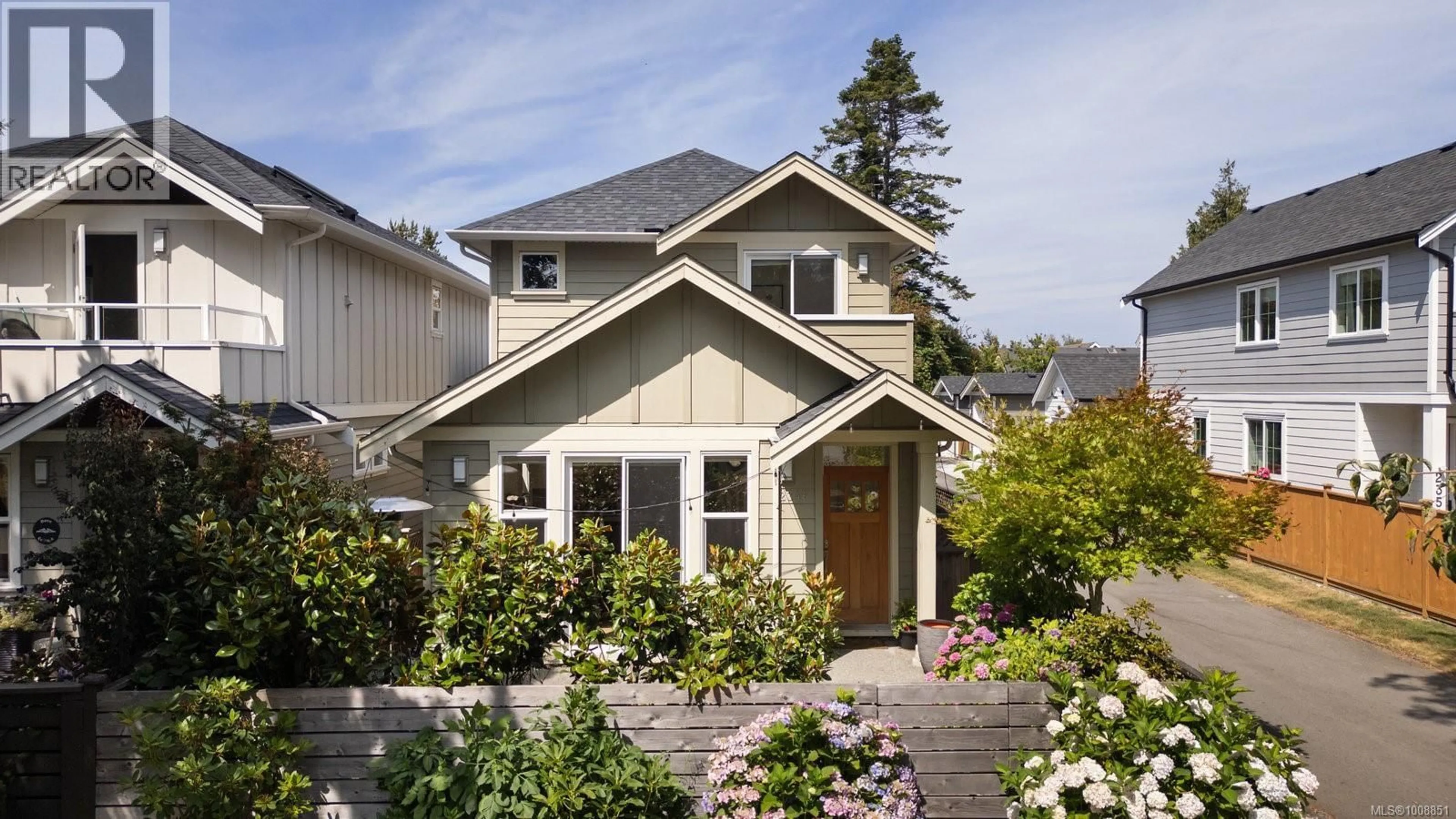 Home with vinyl exterior material, street for 2346 ORCHARD AVENUE, Sidney British Columbia V8L1T7