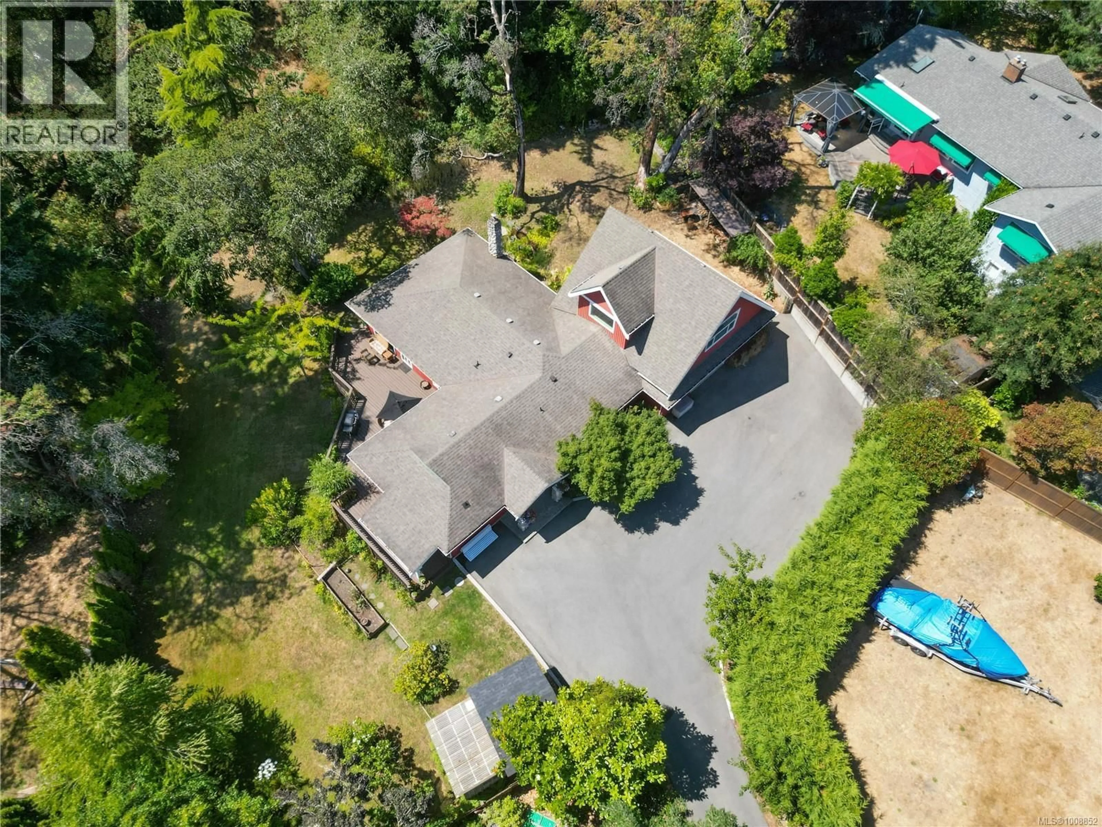 A pic from outside/outdoor area/front of a property/back of a property/a pic from drone, street for 1024 BRAMFIELD PLACE, Central Saanich British Columbia V8M1A4