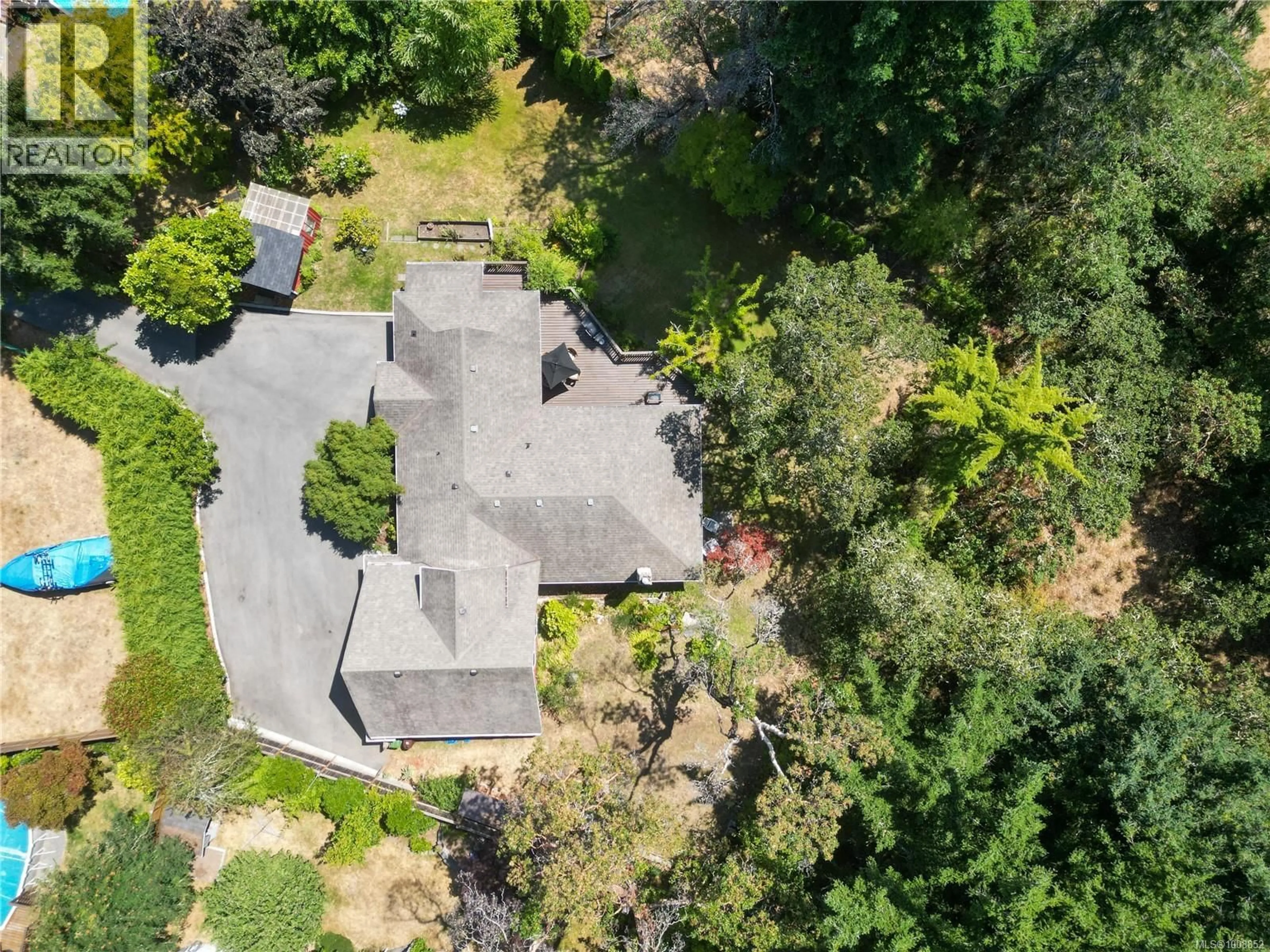 A pic from outside/outdoor area/front of a property/back of a property/a pic from drone, unknown for 1024 BRAMFIELD PLACE, Central Saanich British Columbia V8M1A4