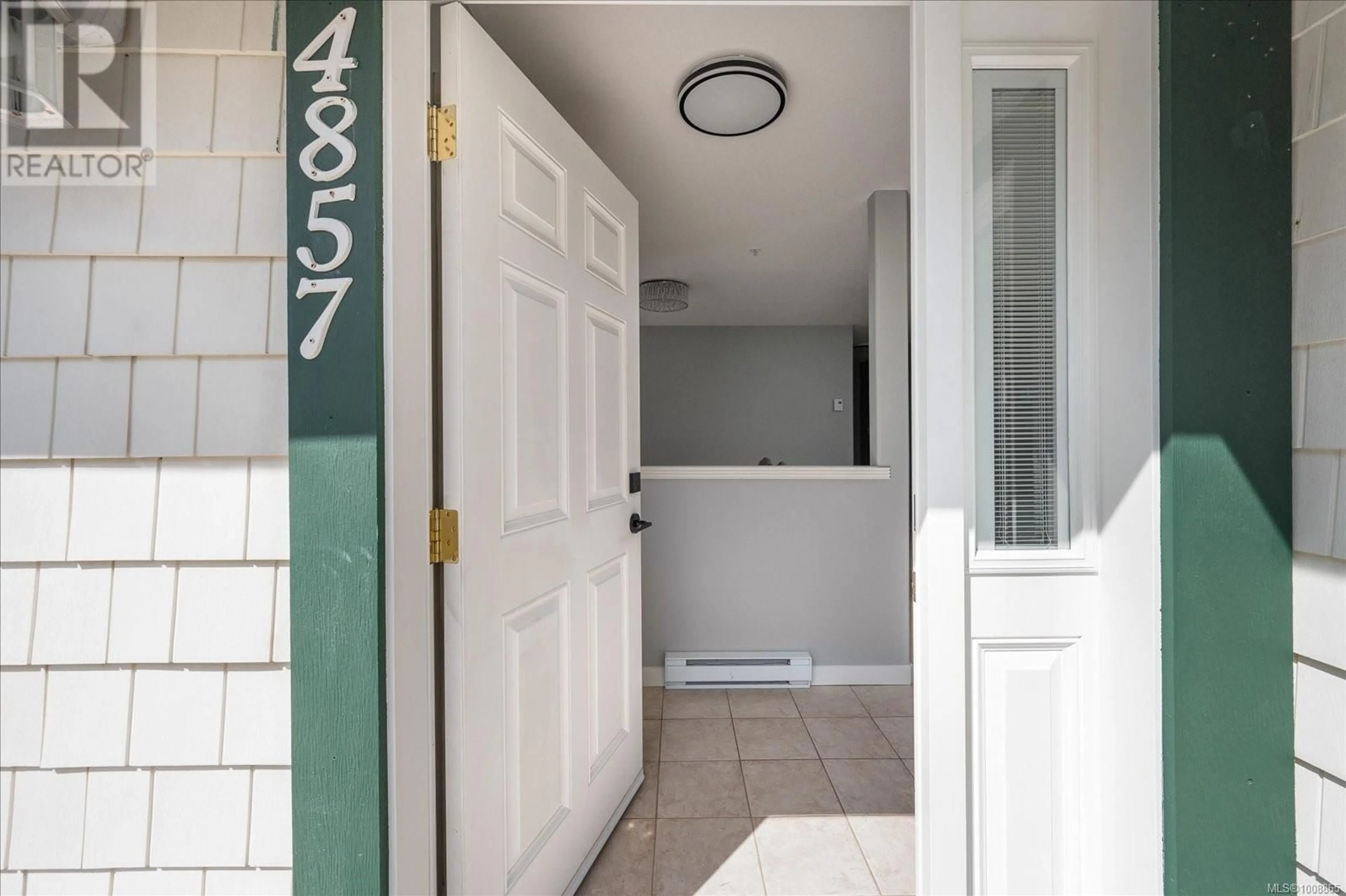 Indoor entryway for 4857 SALMON BERRY WAY, Nanaimo British Columbia V9V1T4