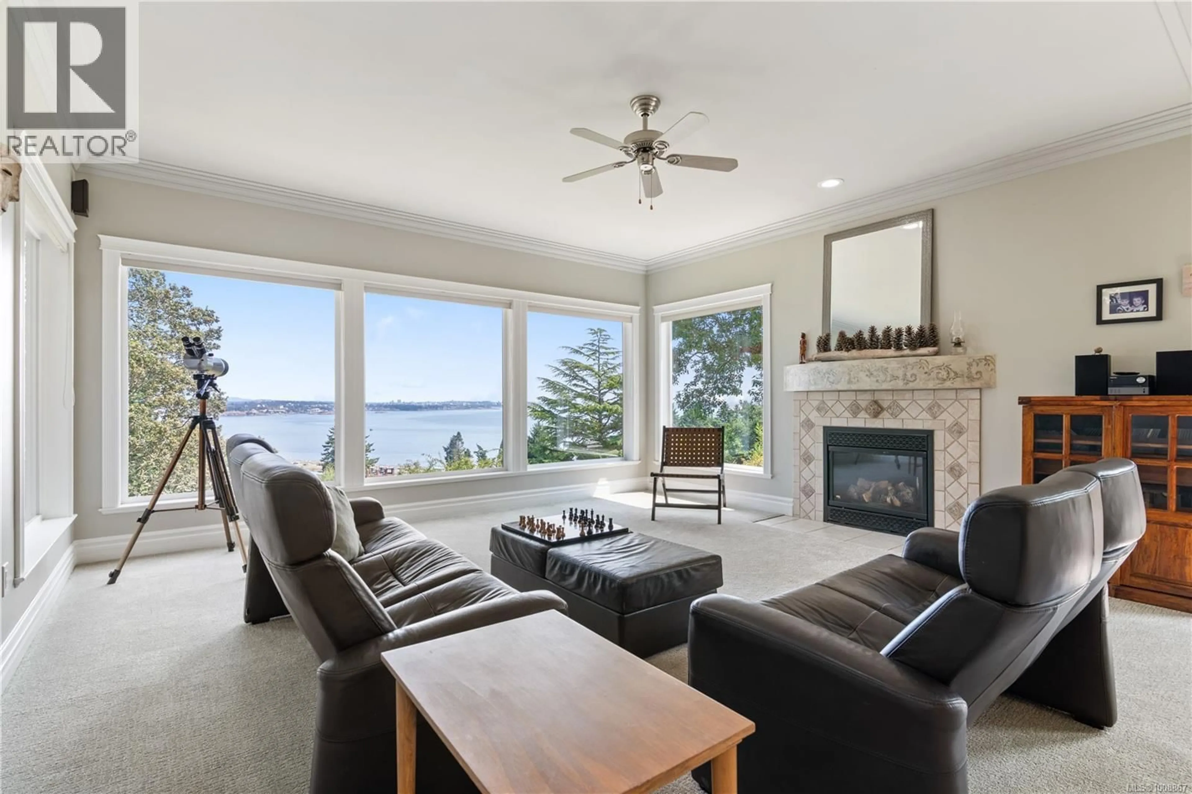 Living room with furniture, unknown for 3361 HATLEY DRIVE, Colwood British Columbia V9C1W4