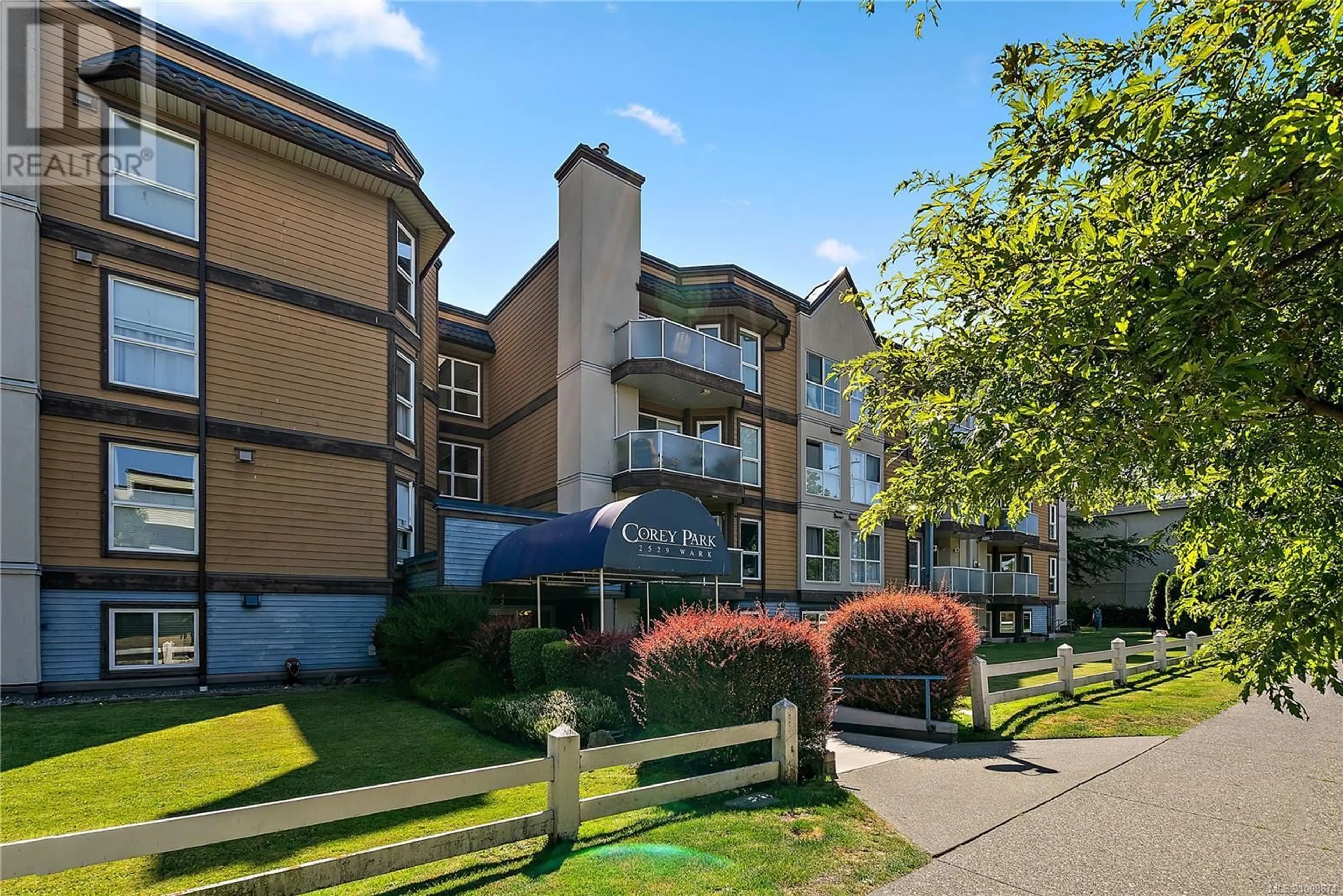 Patio, street for 411 - 2529 WARK STREET, Victoria British Columbia V8T4G7