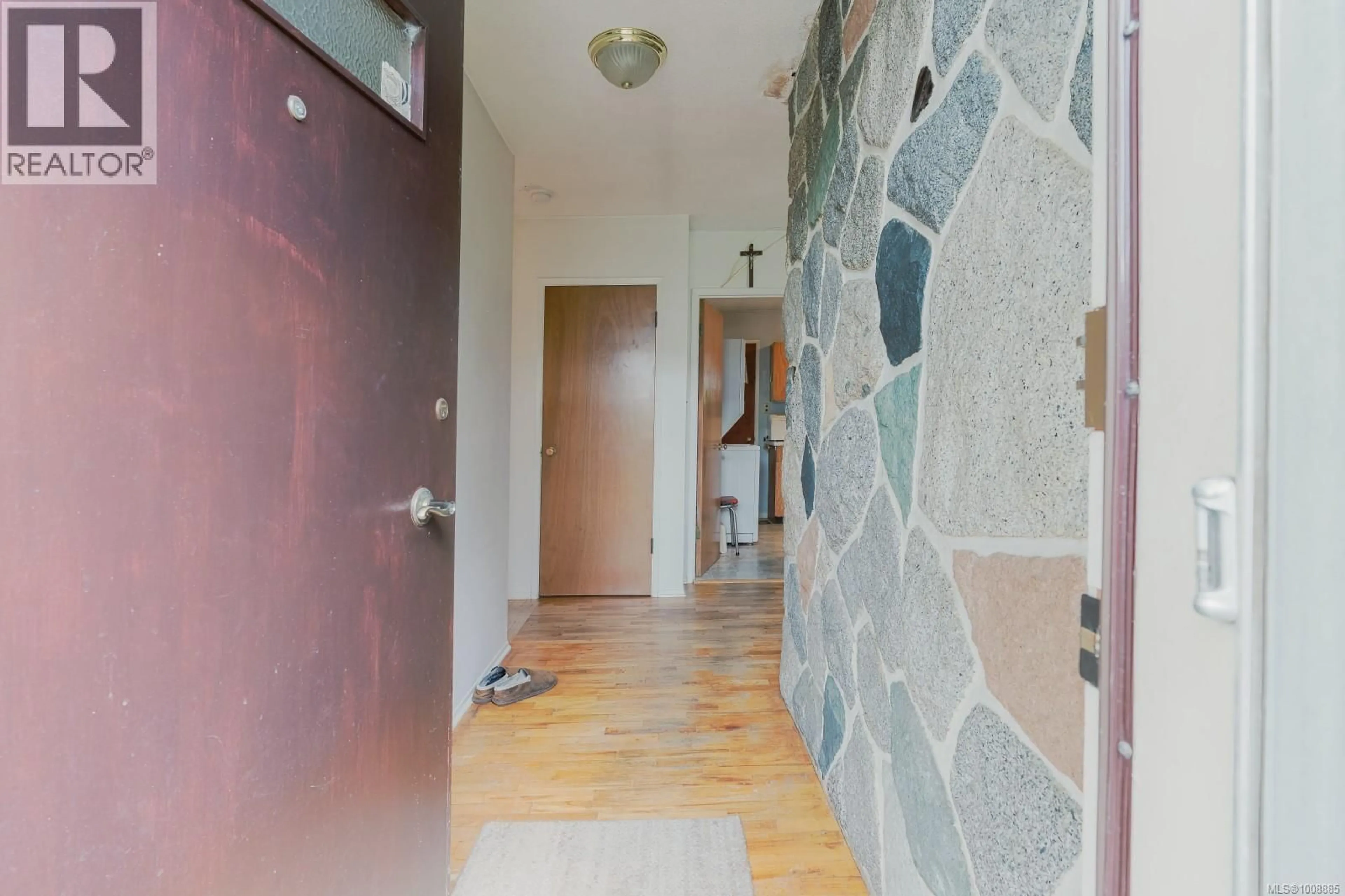 Indoor entryway for 426 WHARTON STREET, Nanaimo British Columbia V9R1W4