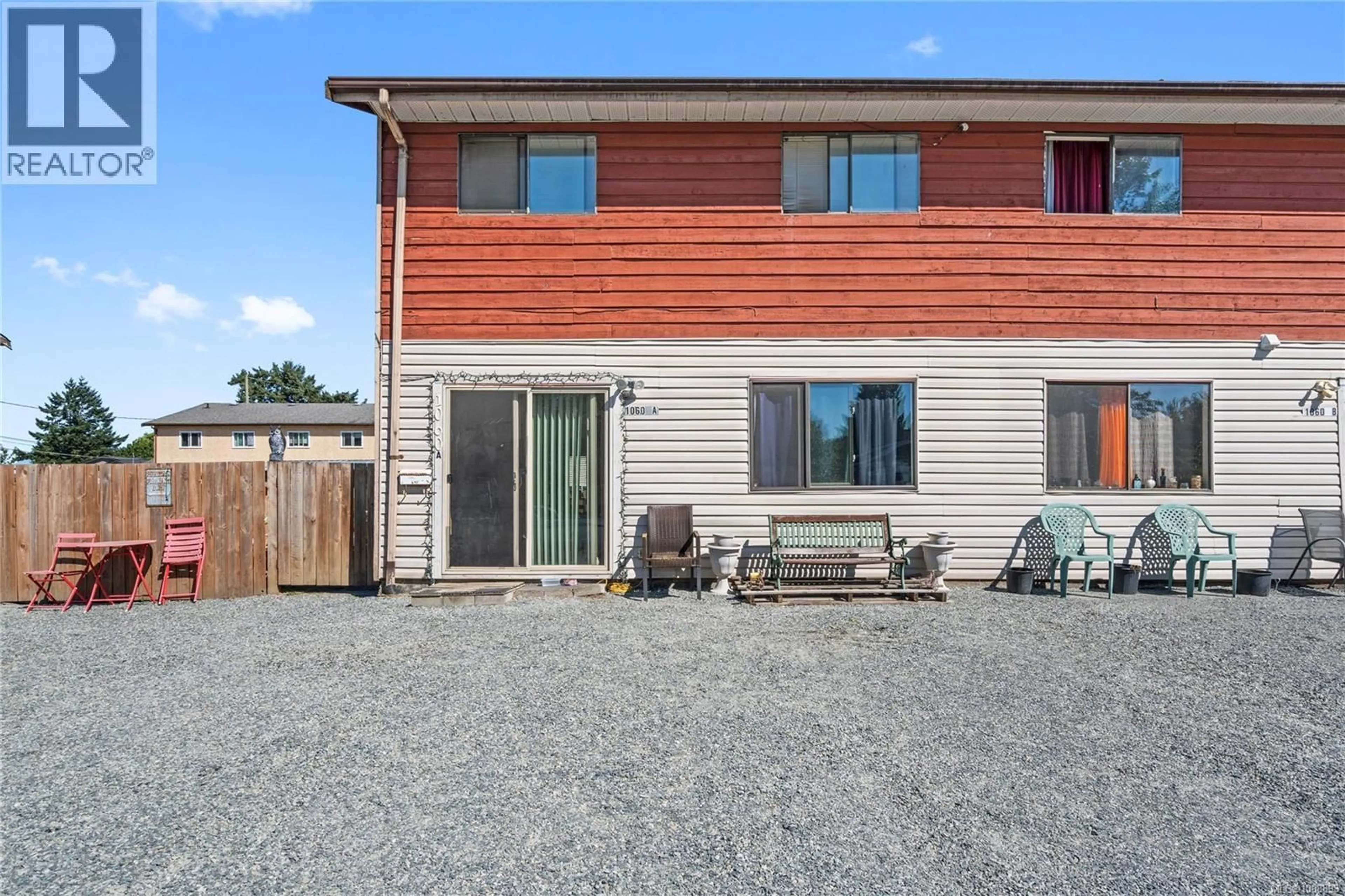 Patio, street for A - 1060 ST. GEORGE CRESCENT, Nanaimo British Columbia V9S1X1