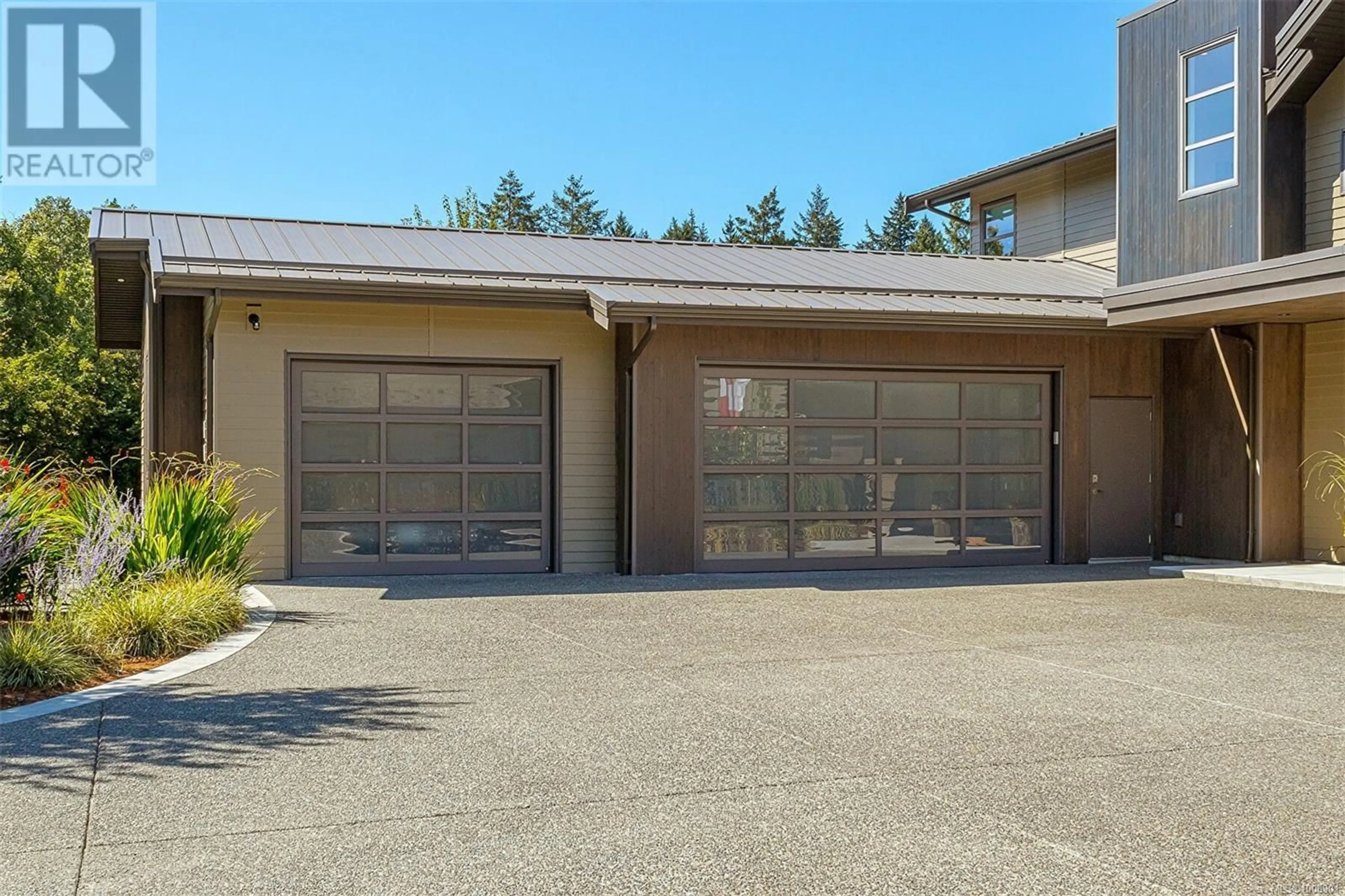 Indoor garage for 10830 DERRICK ROAD, North Saanich British Columbia V8L1M5