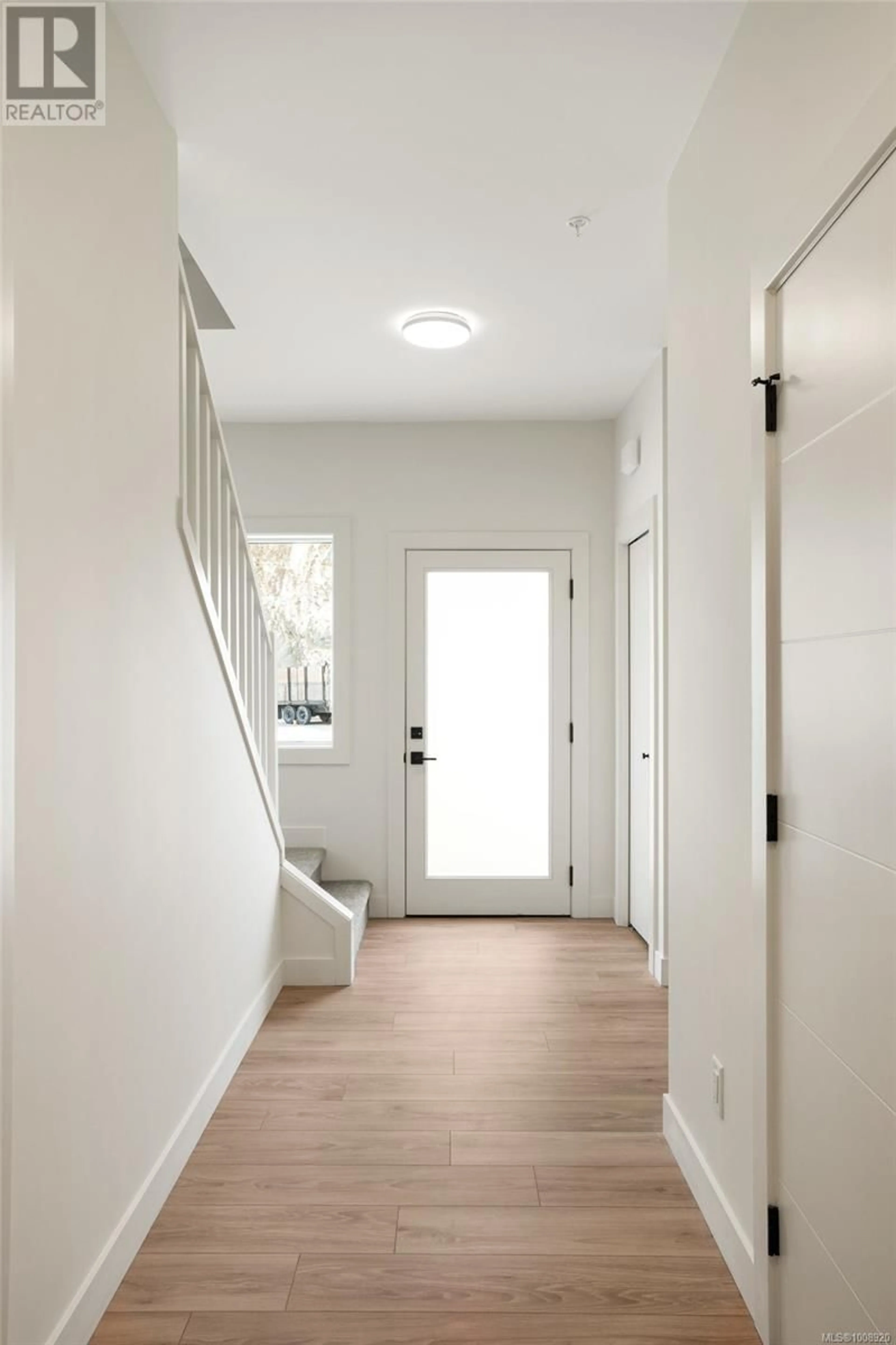 Indoor entryway for 2014 WEST PARK LANE, View Royal British Columbia V9B5Z2