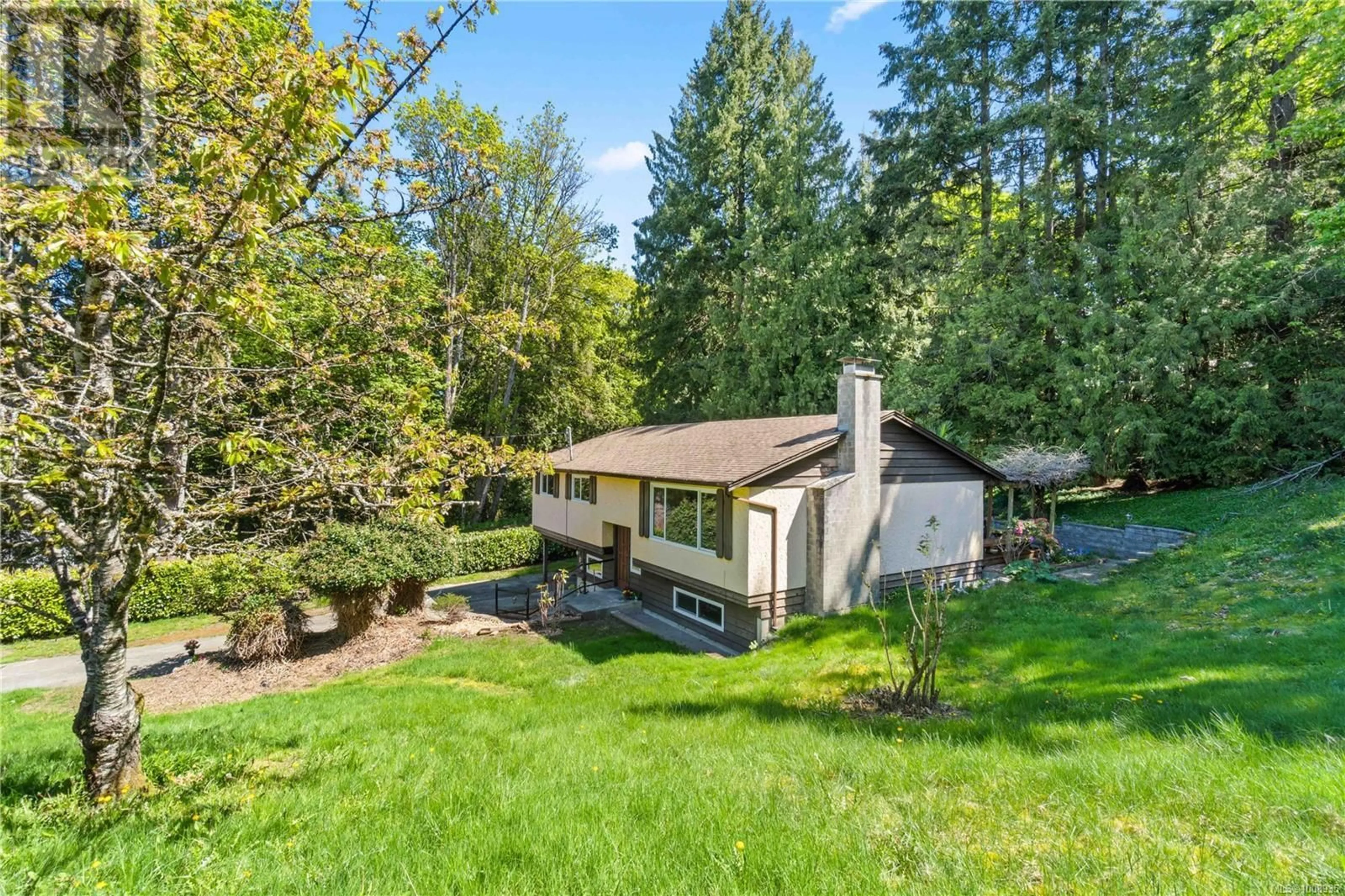A pic from outside/outdoor area/front of a property/back of a property/a pic from drone, forest/trees view for 2749 JOANNA TERRACE, Nanaimo British Columbia V9T4V3