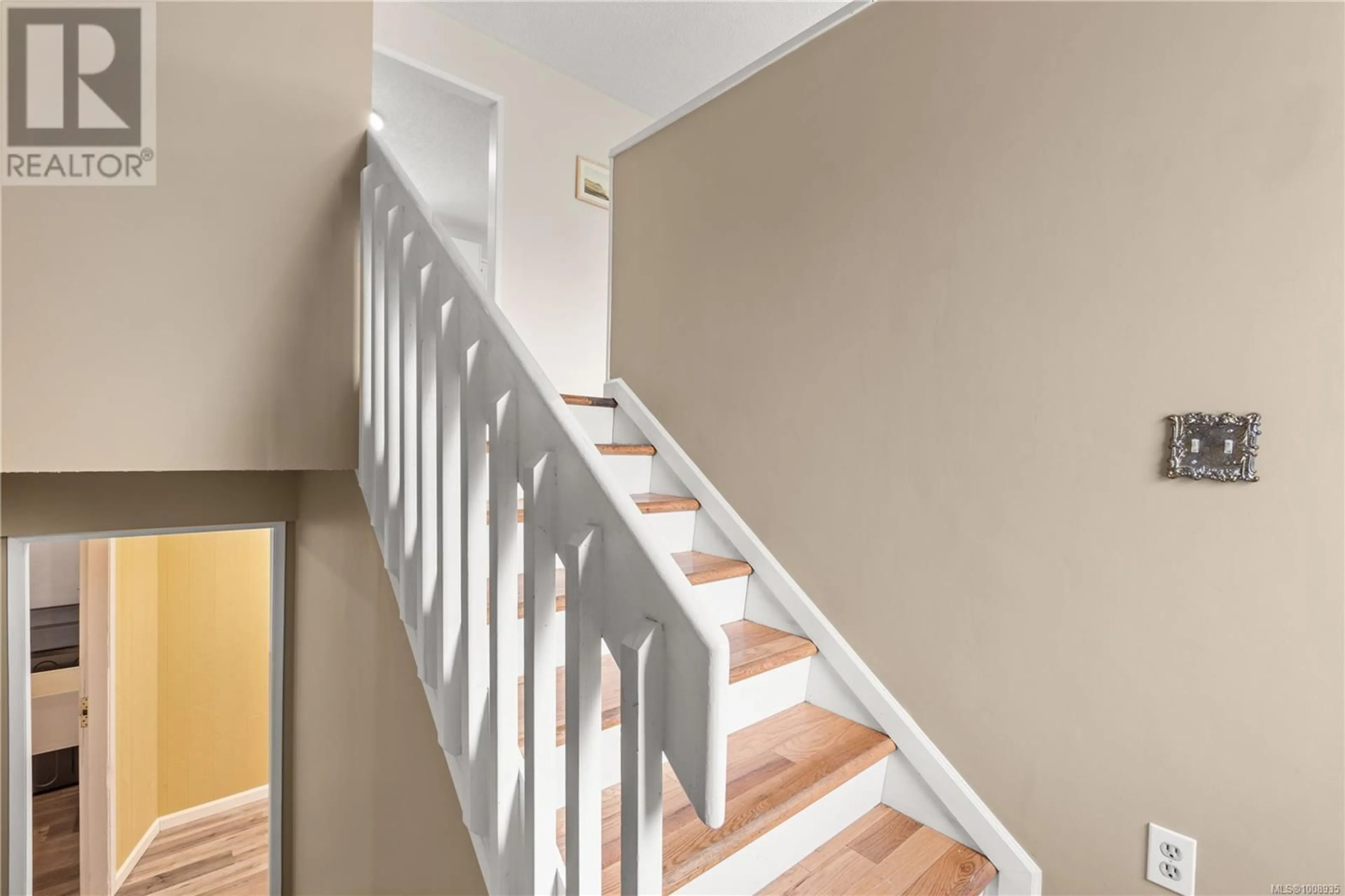 Stairs for 2749 JOANNA TERRACE, Nanaimo British Columbia V9T4V3