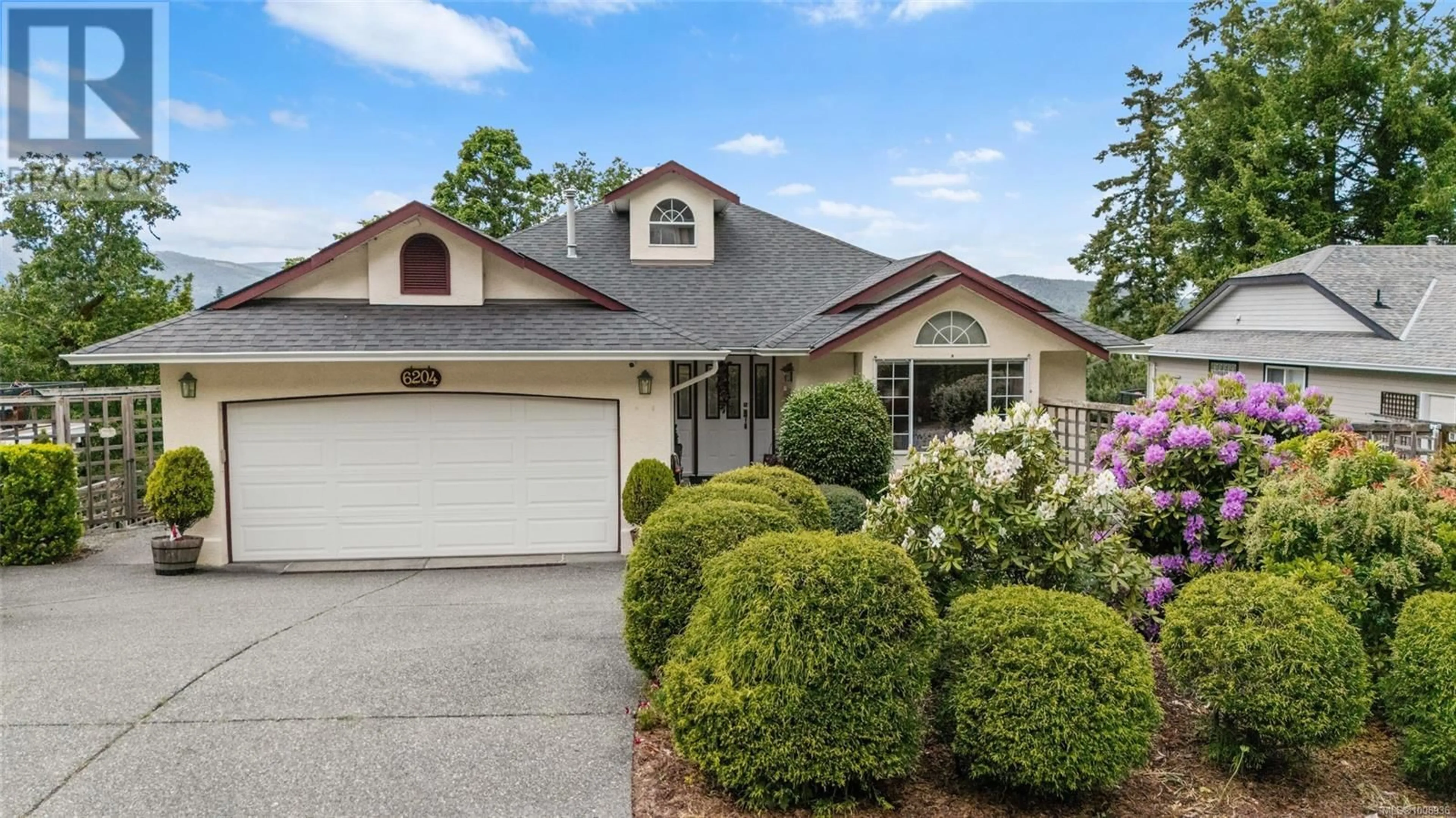 Home with vinyl exterior material, water/lake/river/ocean view for 6204 THOMSON TERRACE, Duncan British Columbia V9L5R1