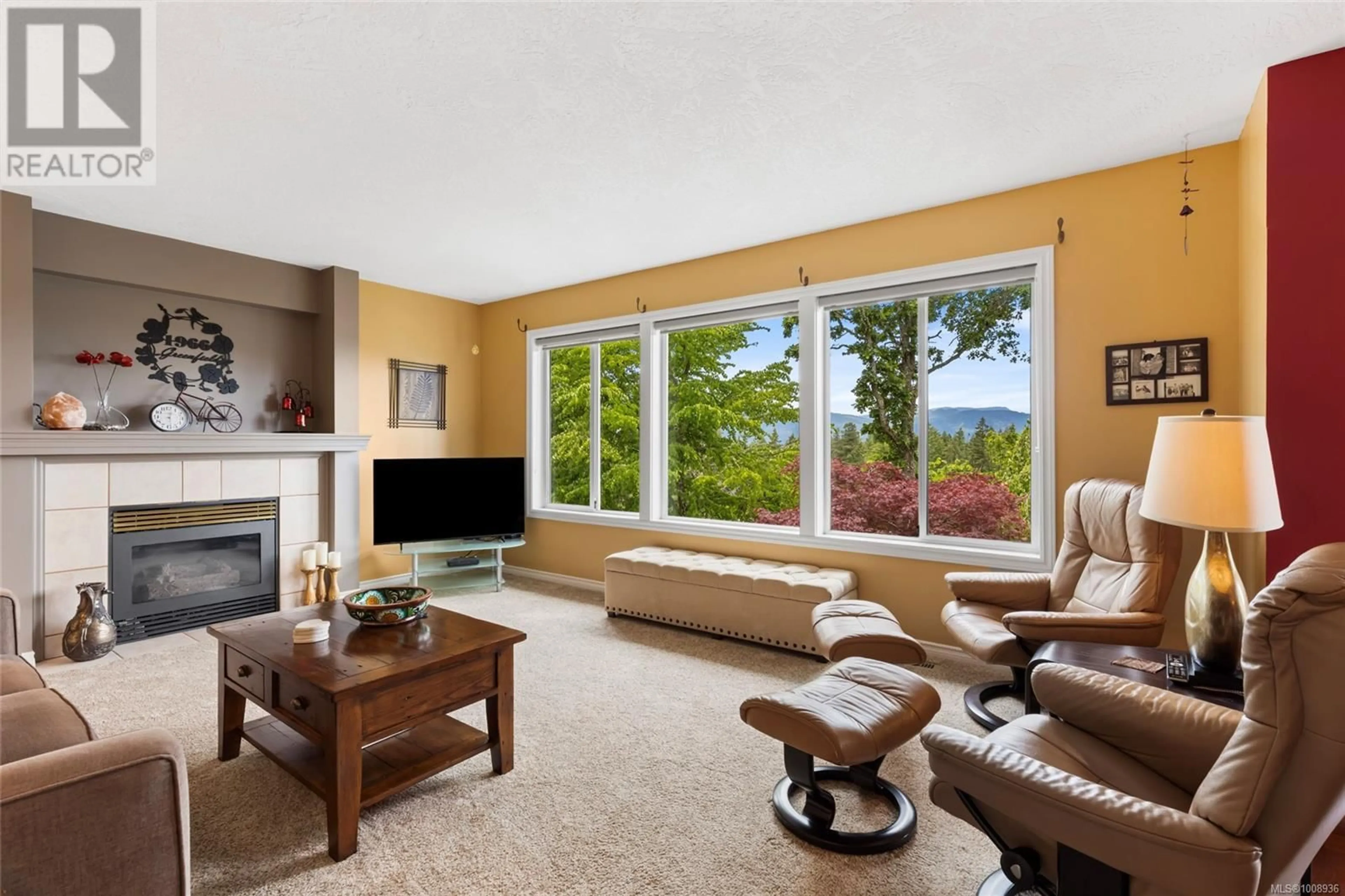 Living room with furniture, unknown for 6204 THOMSON TERRACE, Duncan British Columbia V9L5R1