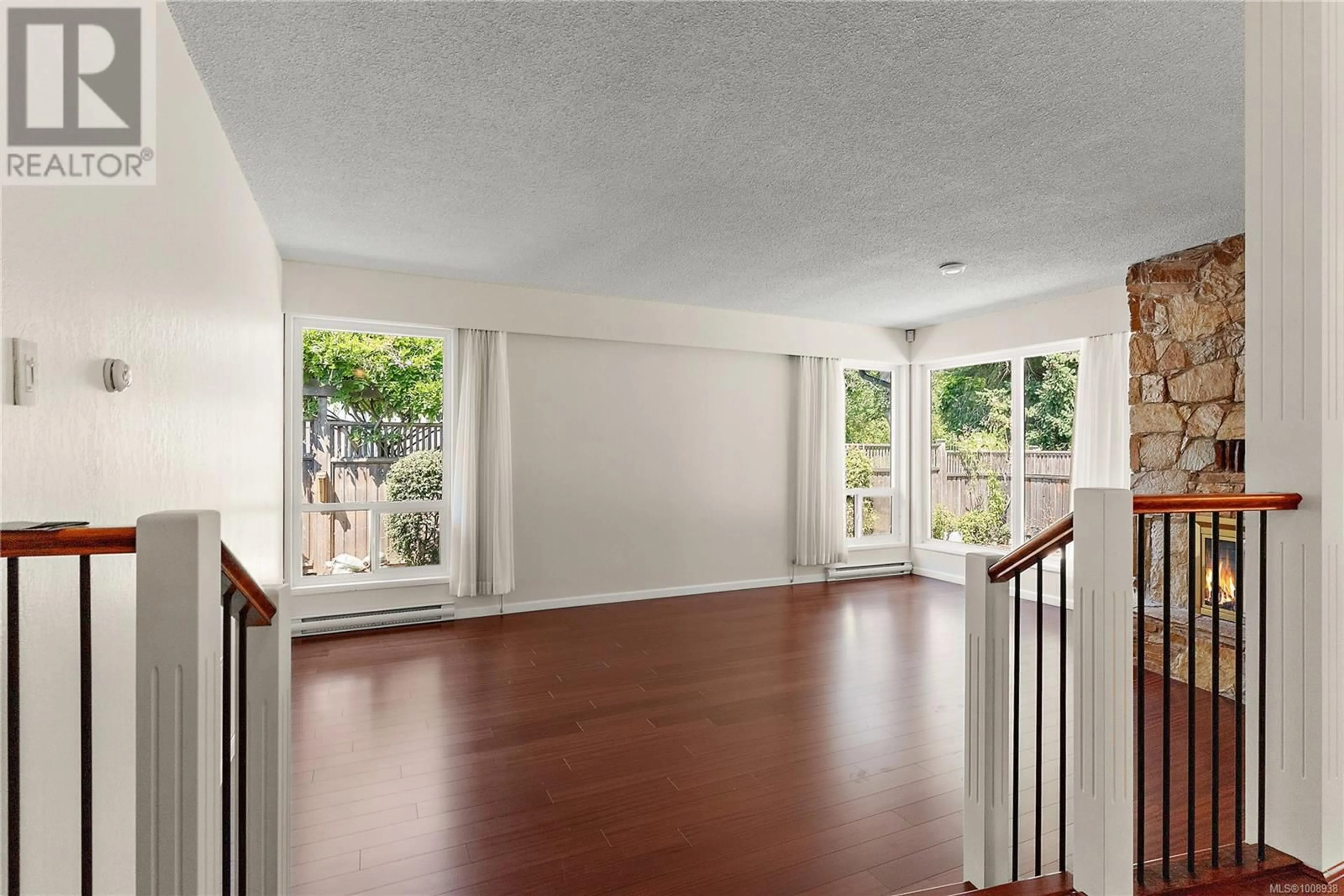 Unknown for 4399 ROBINWOOD DRIVE, Saanich British Columbia V8N5R7